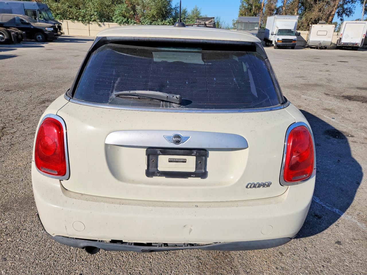 2015 Mini Cooper Бежевый vin: WMWXS5C51FT828446