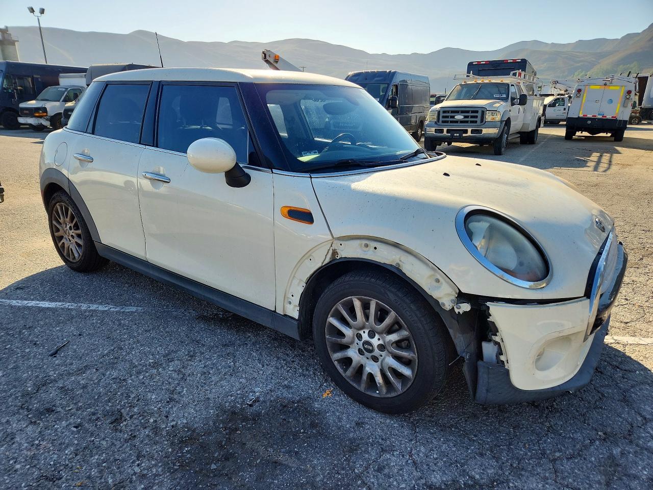 2015 Mini Cooper Бежевый vin: WMWXS5C51FT828446