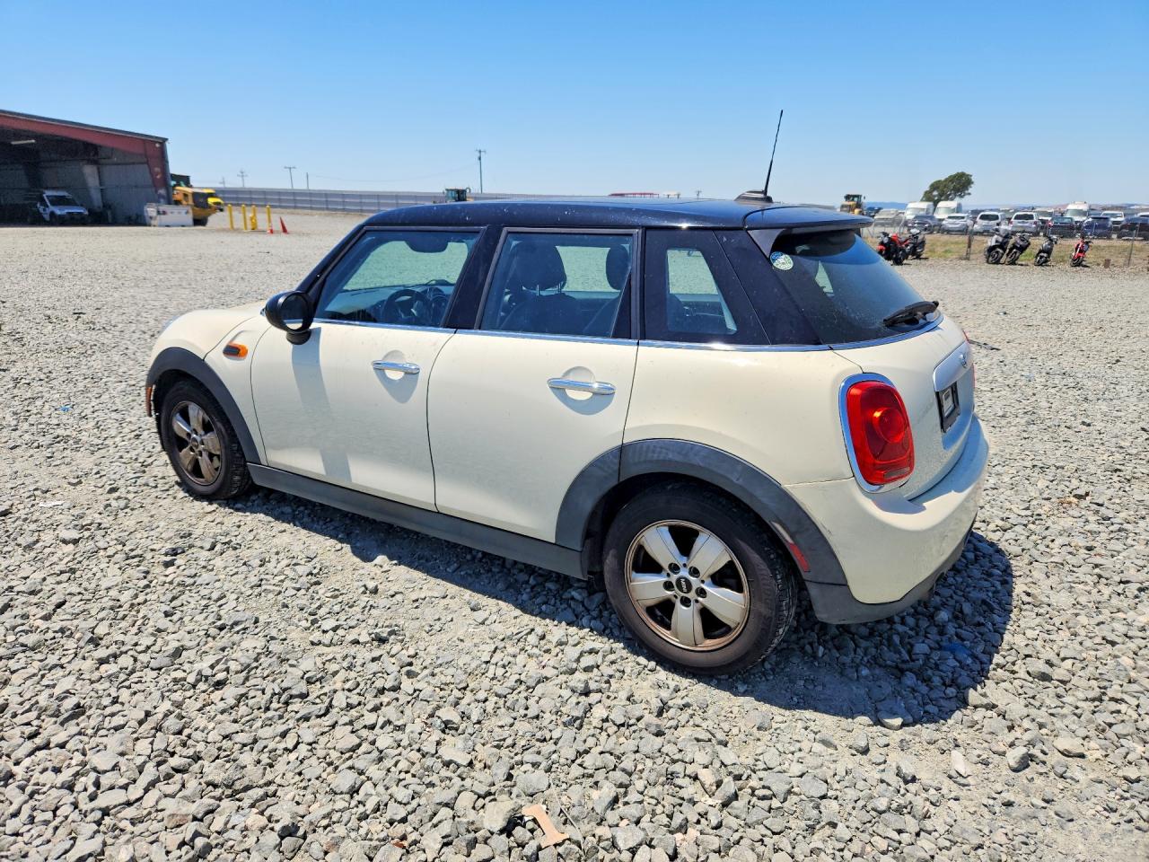 2015 Mini Cooper Beige vin: WMWXS5C51FT829015
