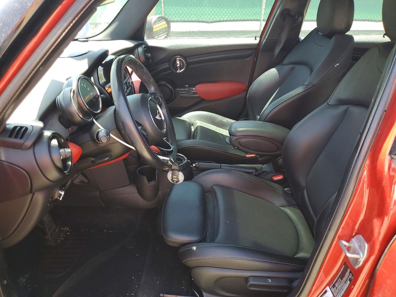 2015 Mini Cooper Red vin: WMWXS5C52FT830240