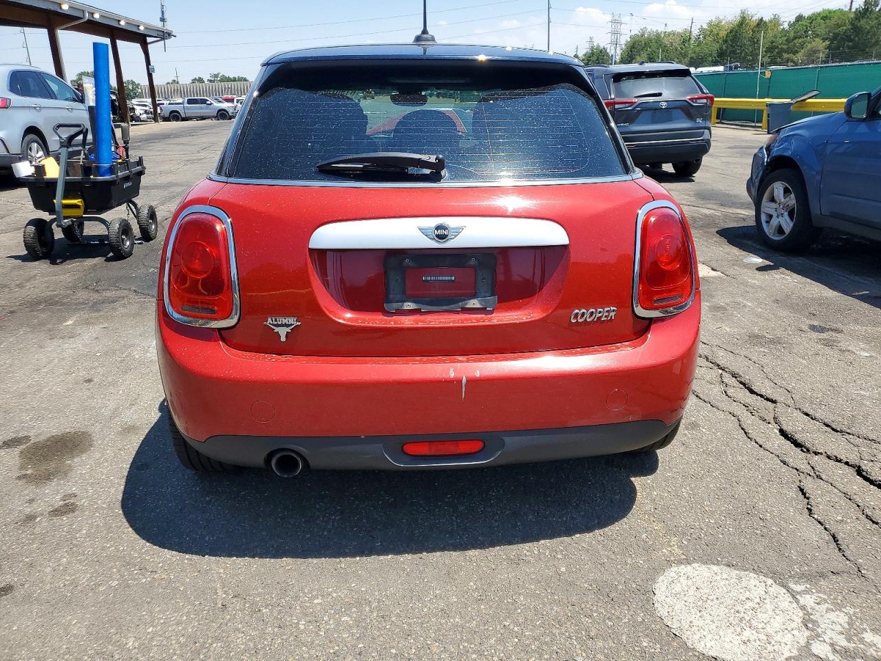 2015 Mini Cooper Red vin: WMWXS5C52FT837690