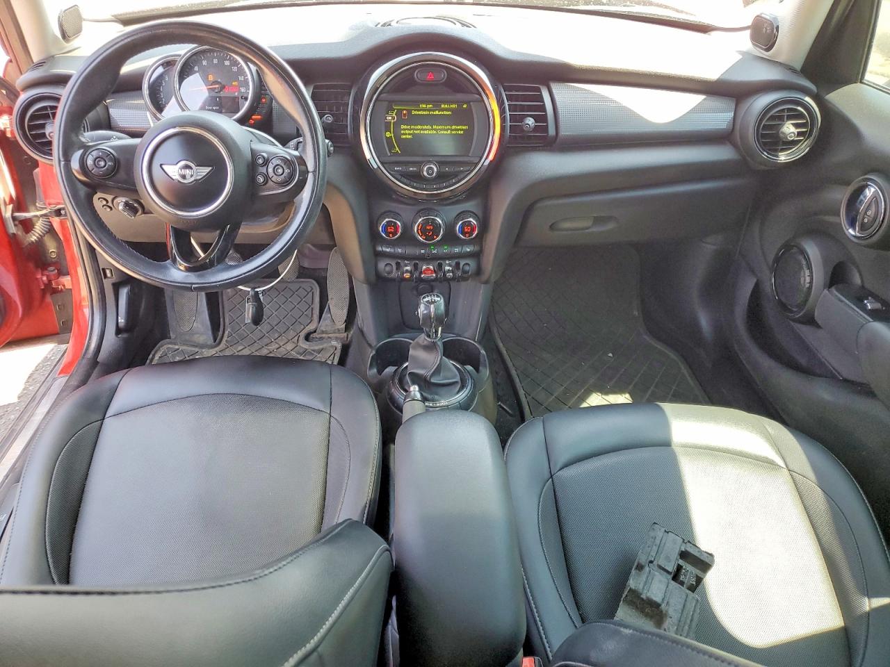 2015 Mini Cooper Red vin: WMWXS5C52FT837690