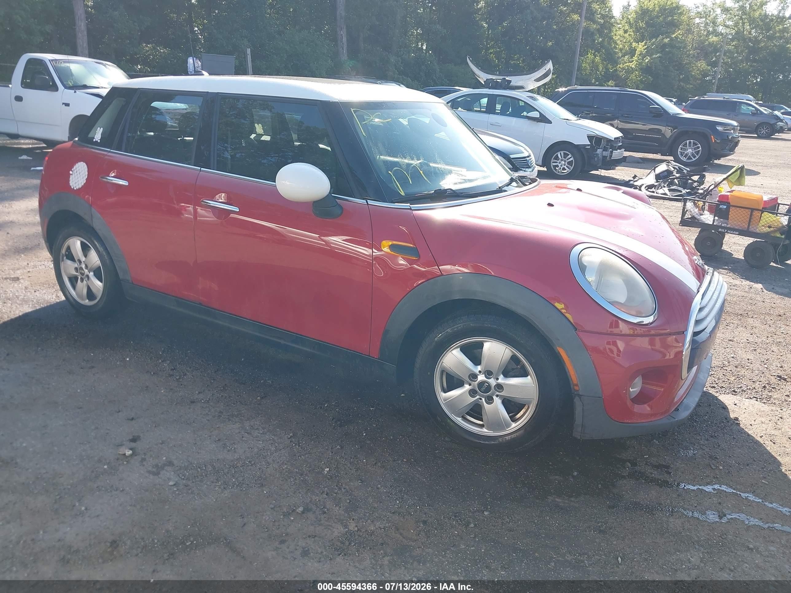 2015 Mini Hardtop Cooper Red vin: WMWXS5C53FT827461