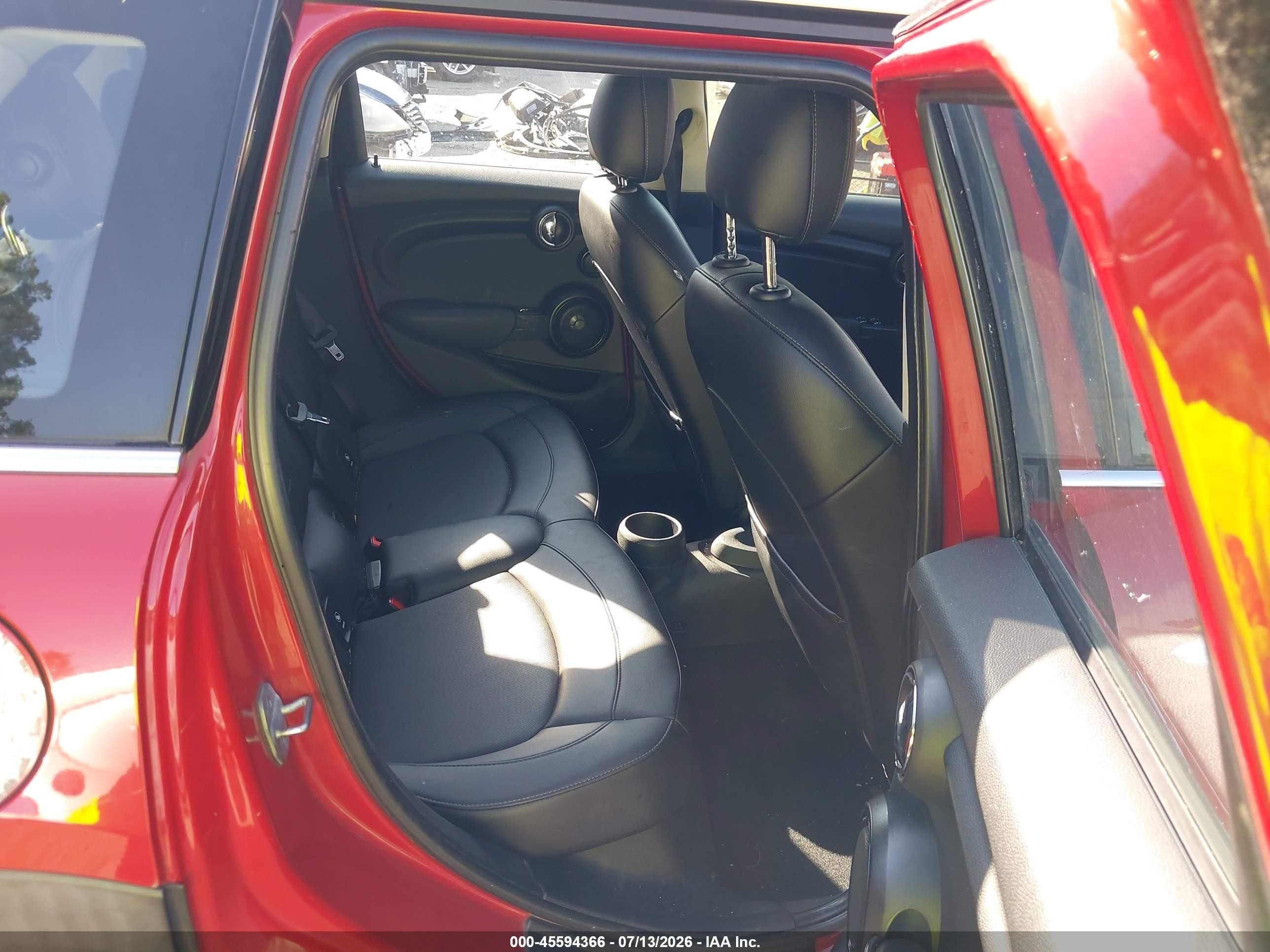 2015 Mini Hardtop Cooper Red vin: WMWXS5C53FT827461