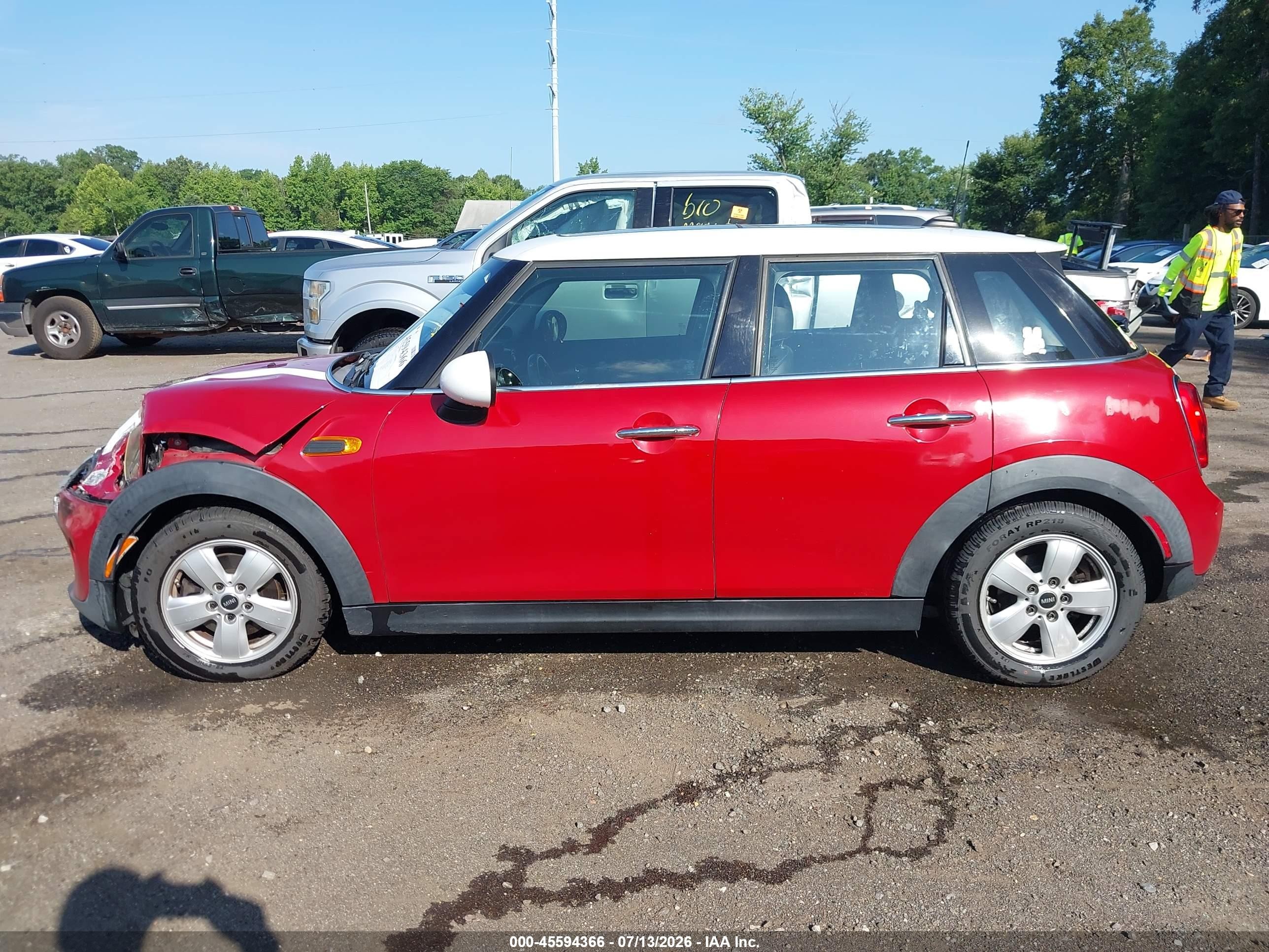 2015 Mini Hardtop Cooper Red vin: WMWXS5C53FT827461