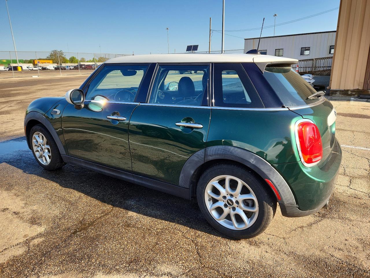 2015 Mini Cooper Green vin: WMWXS5C53FT828786