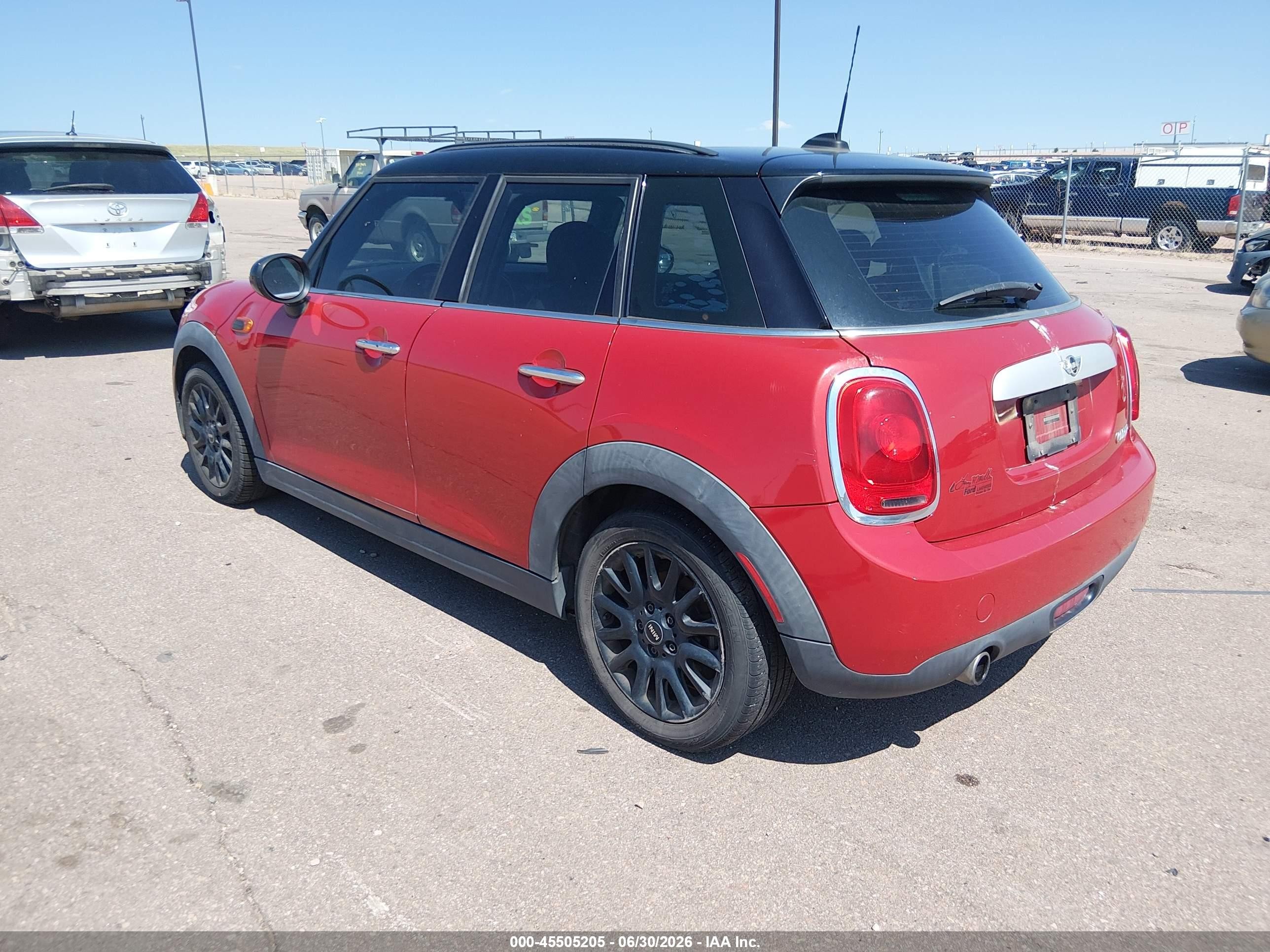 2015 Mini Hardtop Cooper Red vin: WMWXS5C54FT827890