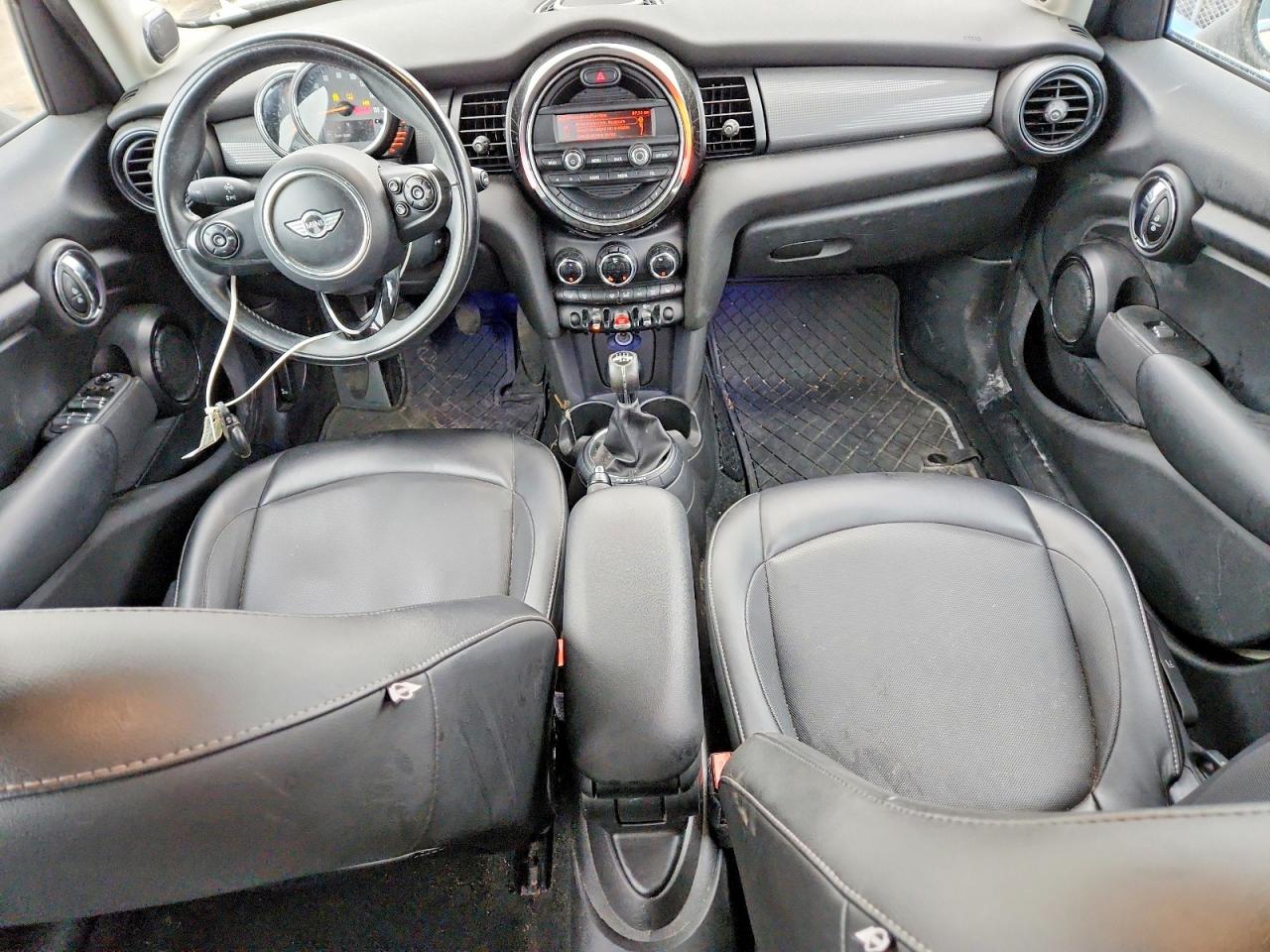2015 Mini Cooper White vin: WMWXS5C54FT837142
