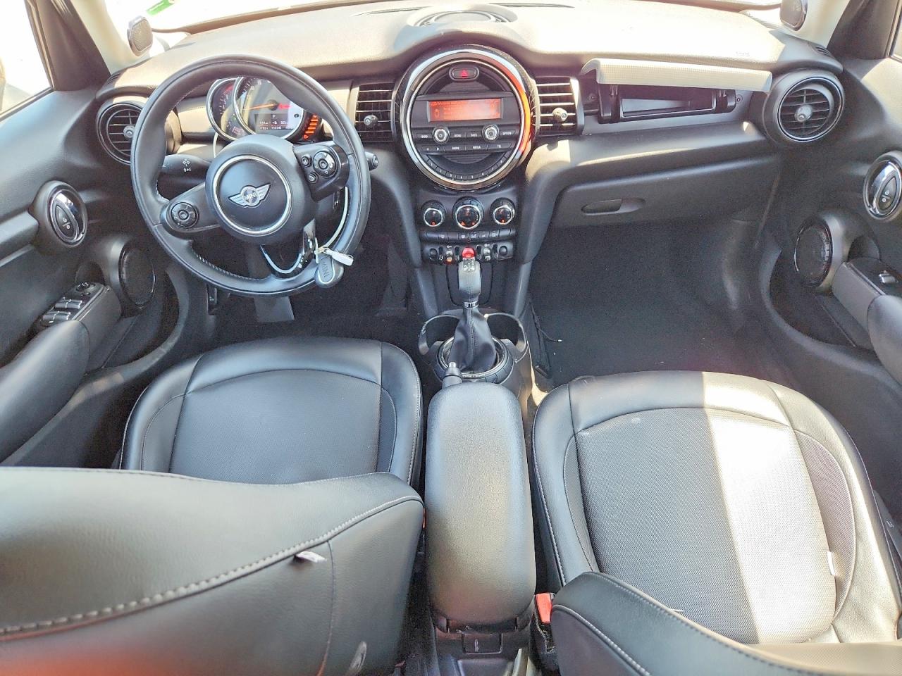 2015 Mini Cooper Beige vin: WMWXS5C55FT827235