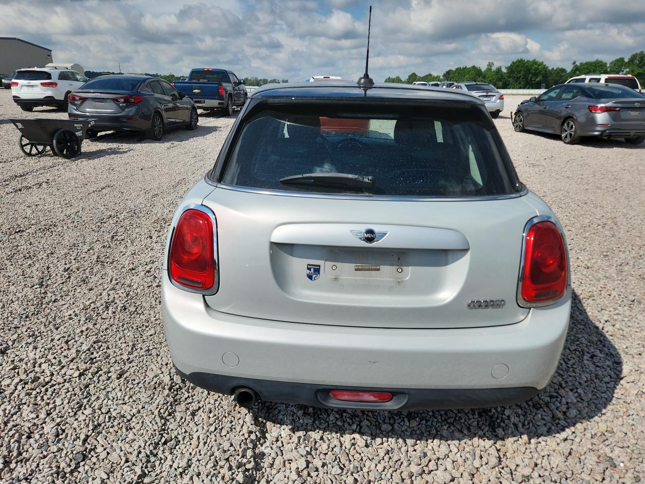2015 Mini Cooper Silver vin: WMWXS5C55FT831253