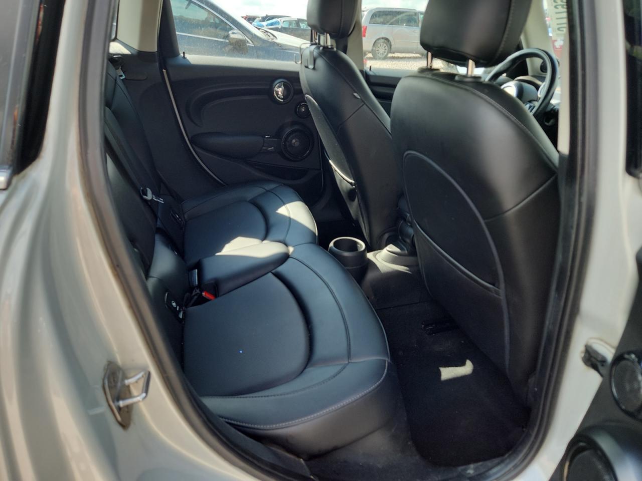 2015 Mini Cooper Silver vin: WMWXS5C55FT831253