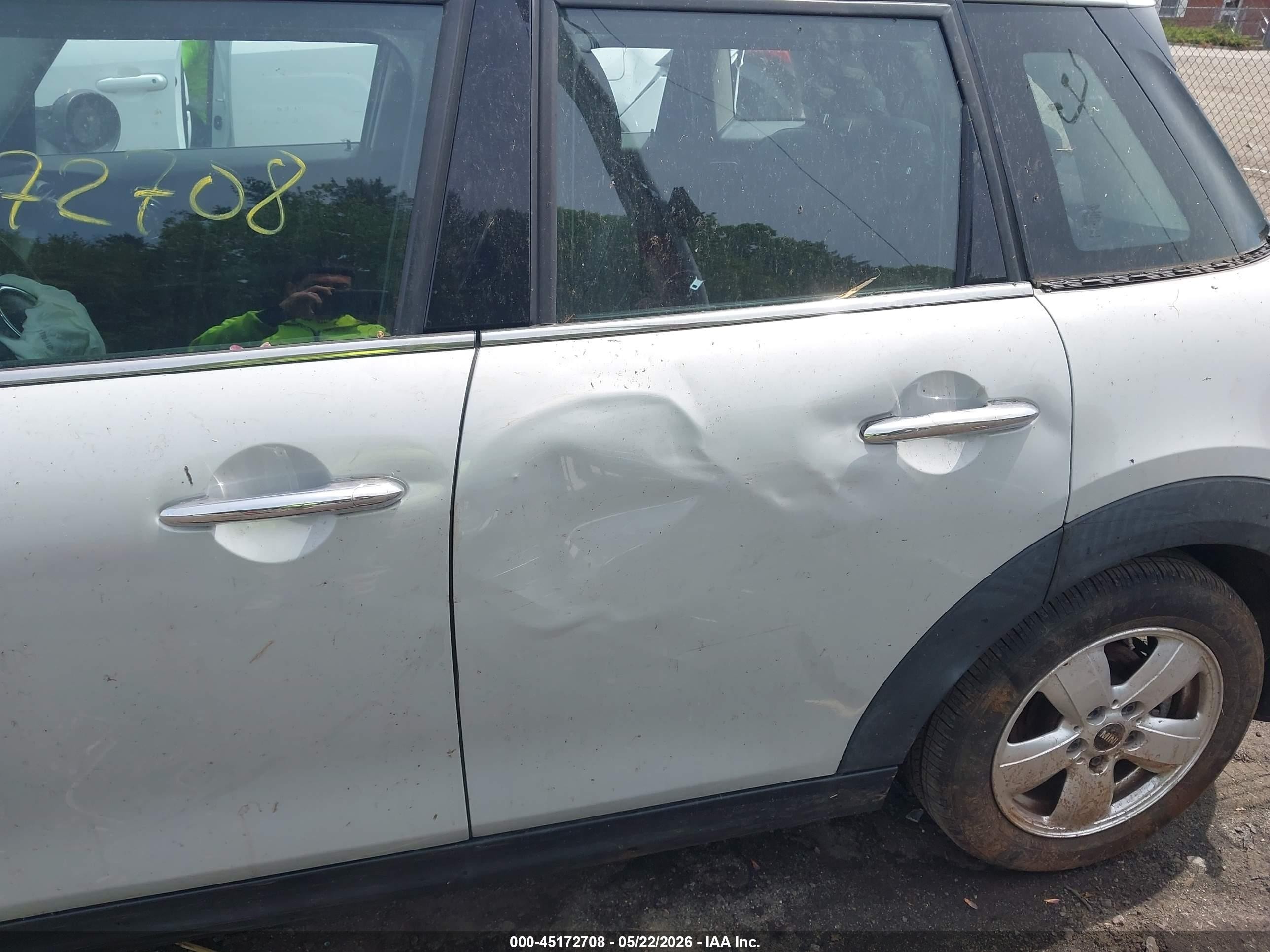 2015 Mini Hardtop Cooper White vin: WMWXS5C56FT827941