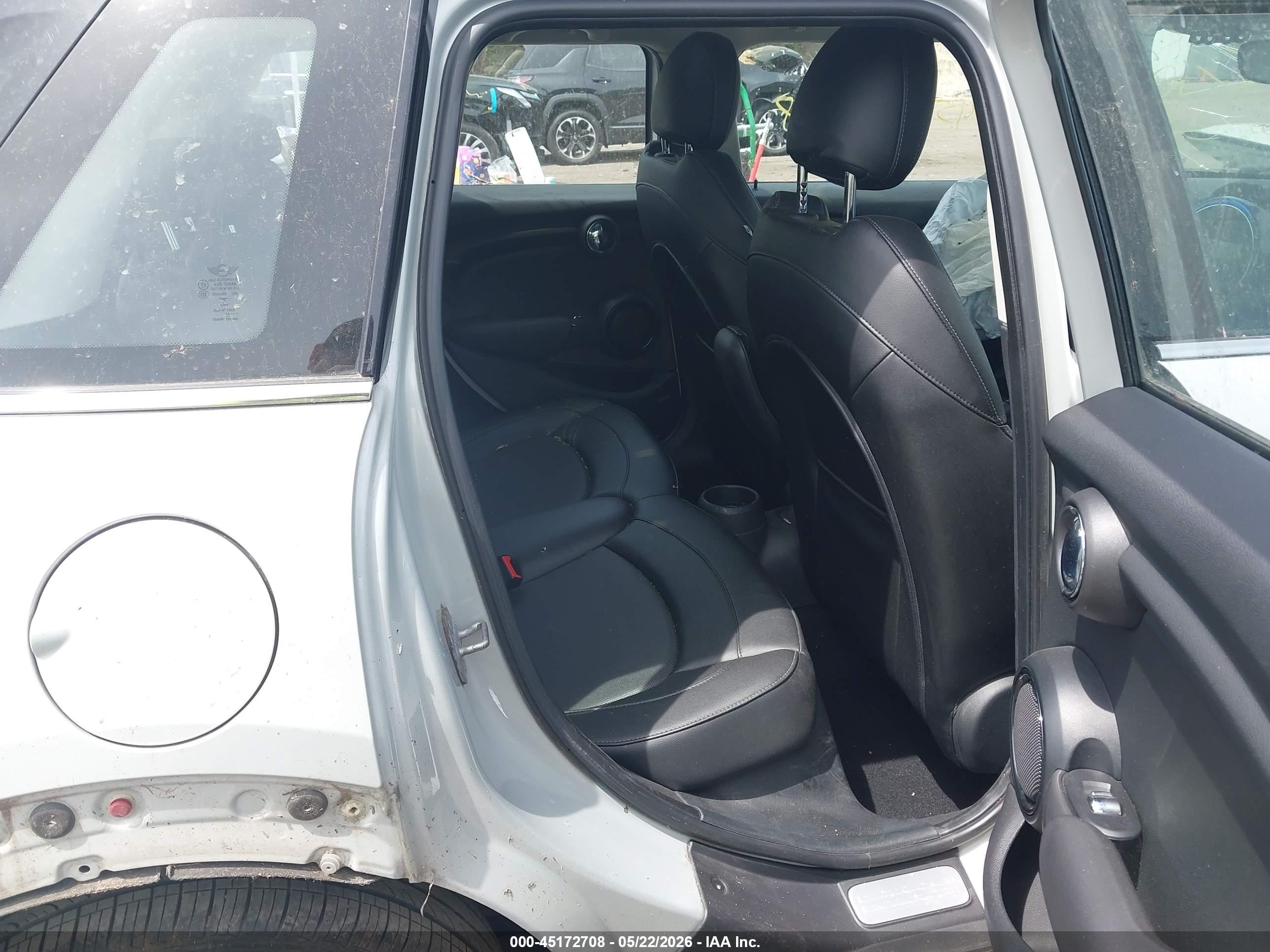 2015 Mini Hardtop Cooper White vin: WMWXS5C56FT827941