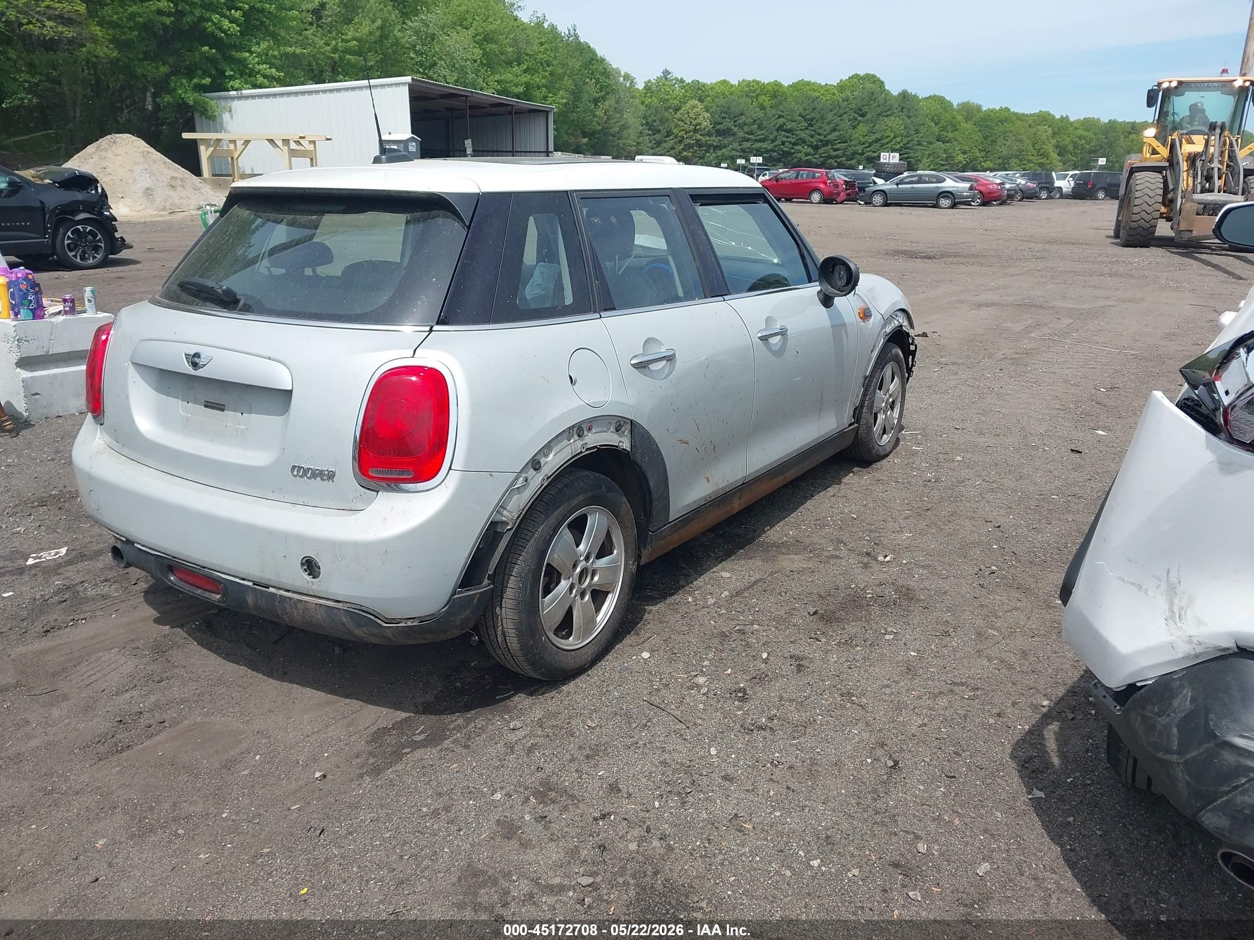 2015 Mini Hardtop Cooper White vin: WMWXS5C56FT827941