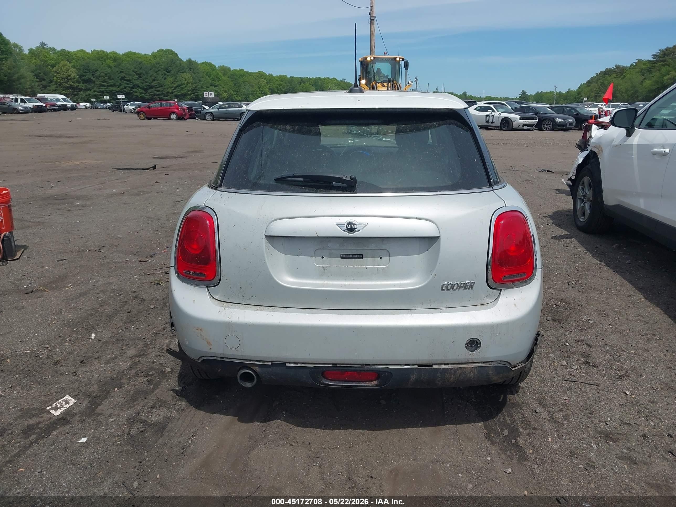 2015 Mini Hardtop Cooper White vin: WMWXS5C56FT827941