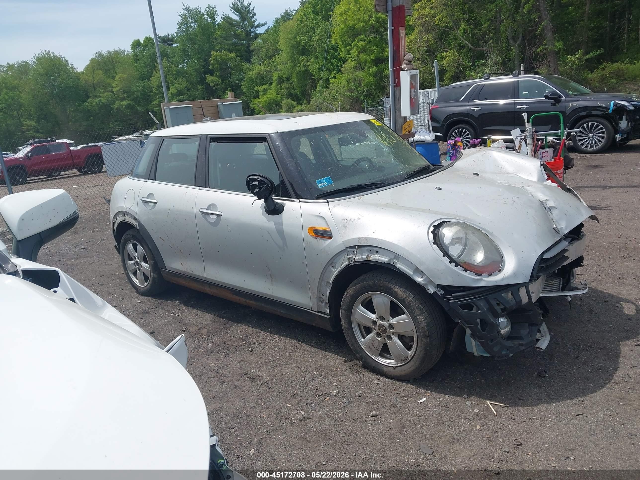 2015 Mini Hardtop Cooper White vin: WMWXS5C56FT827941
