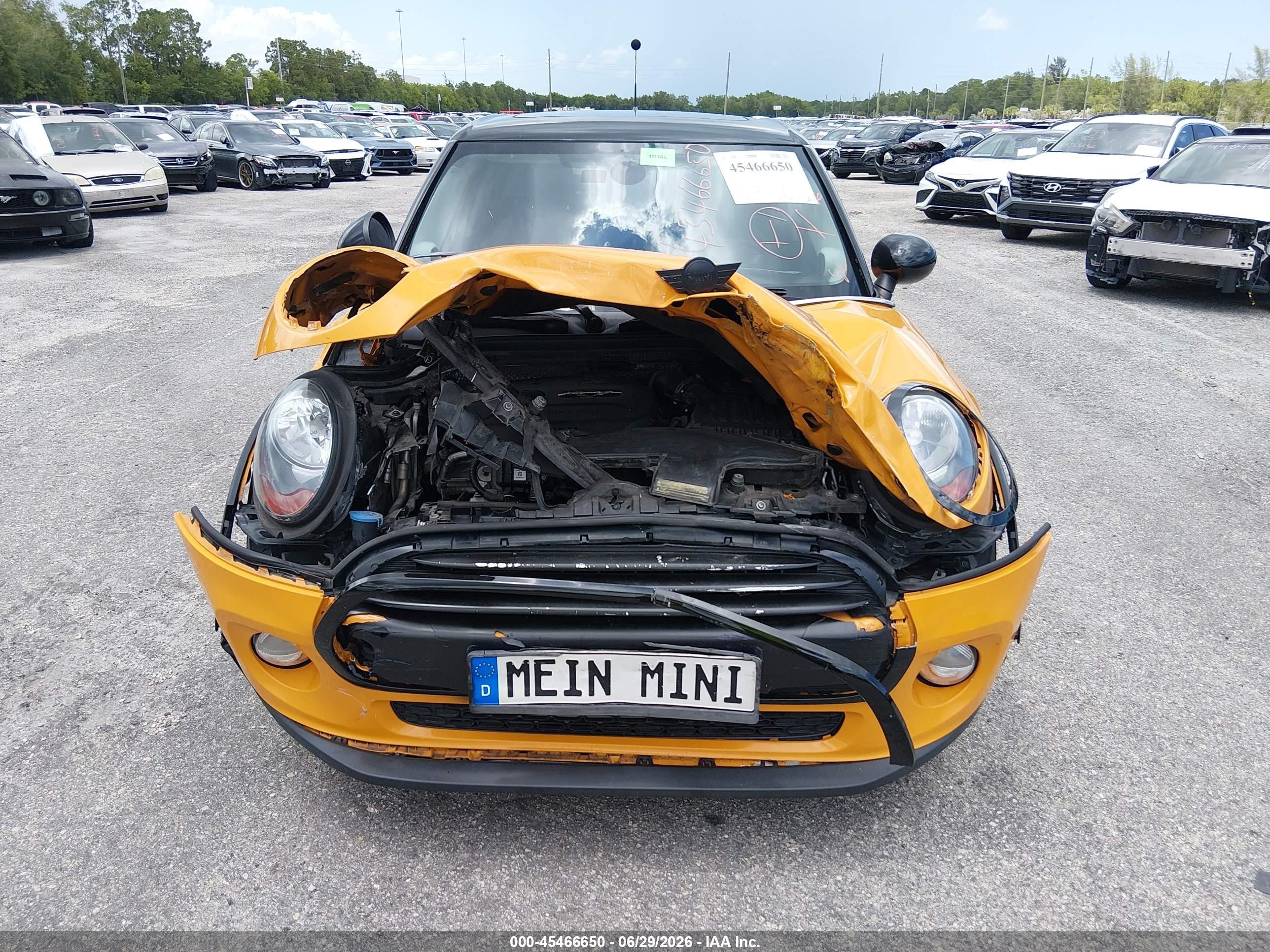 2015 Mini Hardtop Cooper Yellow vin: WMWXS5C56FT833092