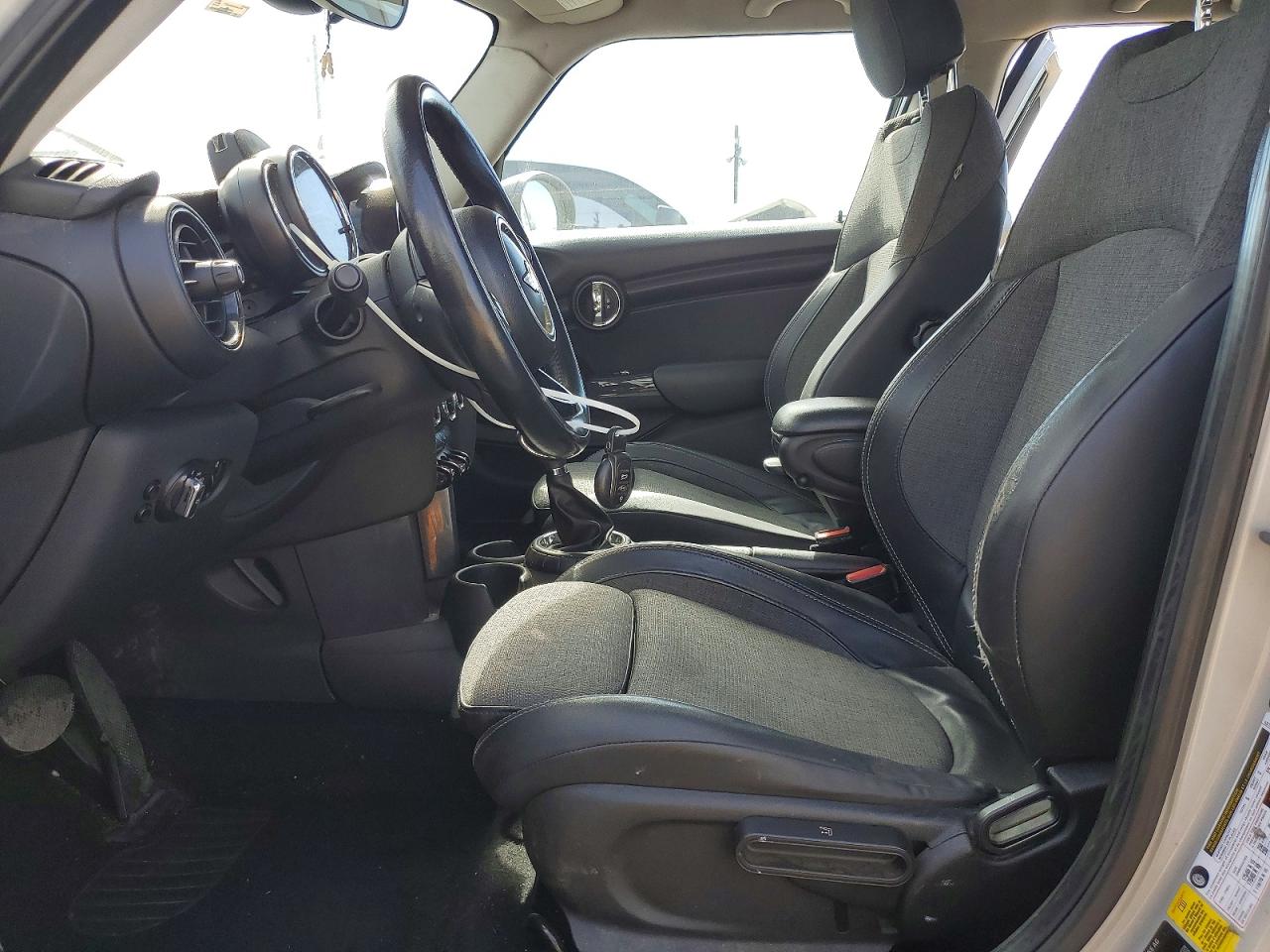 2015 Mini Cooper Silver vin: WMWXS5C57FT828743