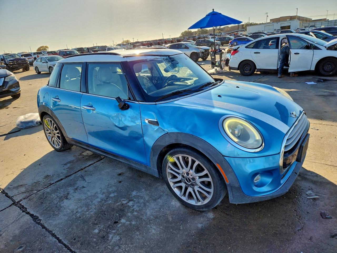 2015 Mini Cooper Blue vin: WMWXS5C58FT828850