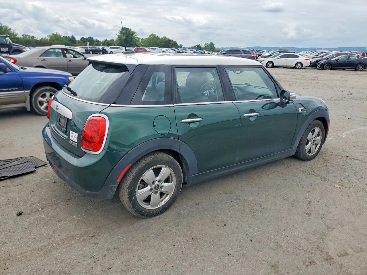 2015 Mini Cooper Green vin: WMWXS5C5XFT829658