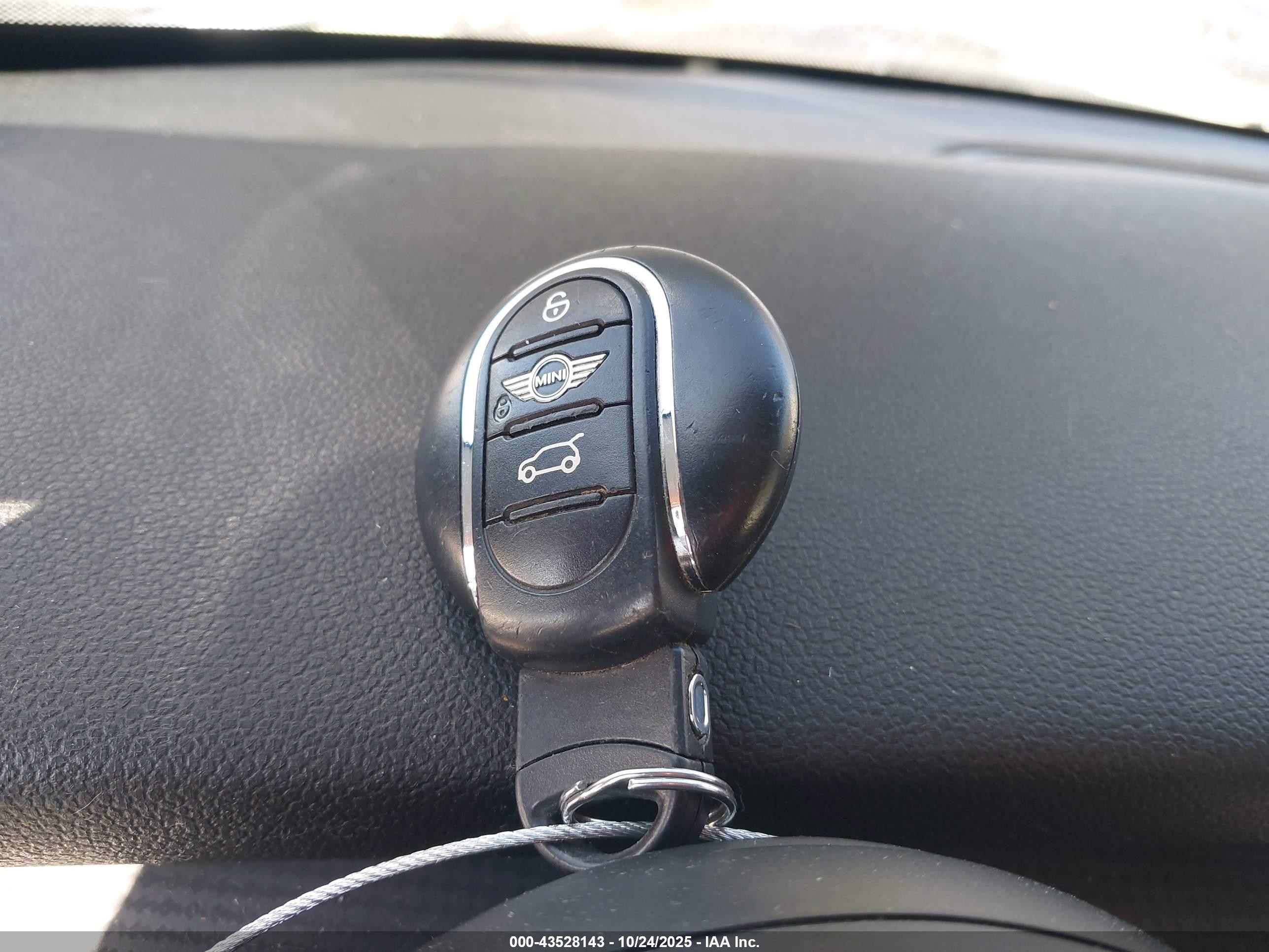 2017 Mini Hardtop Cooper Black vin: WMWXU1C37H2F77087