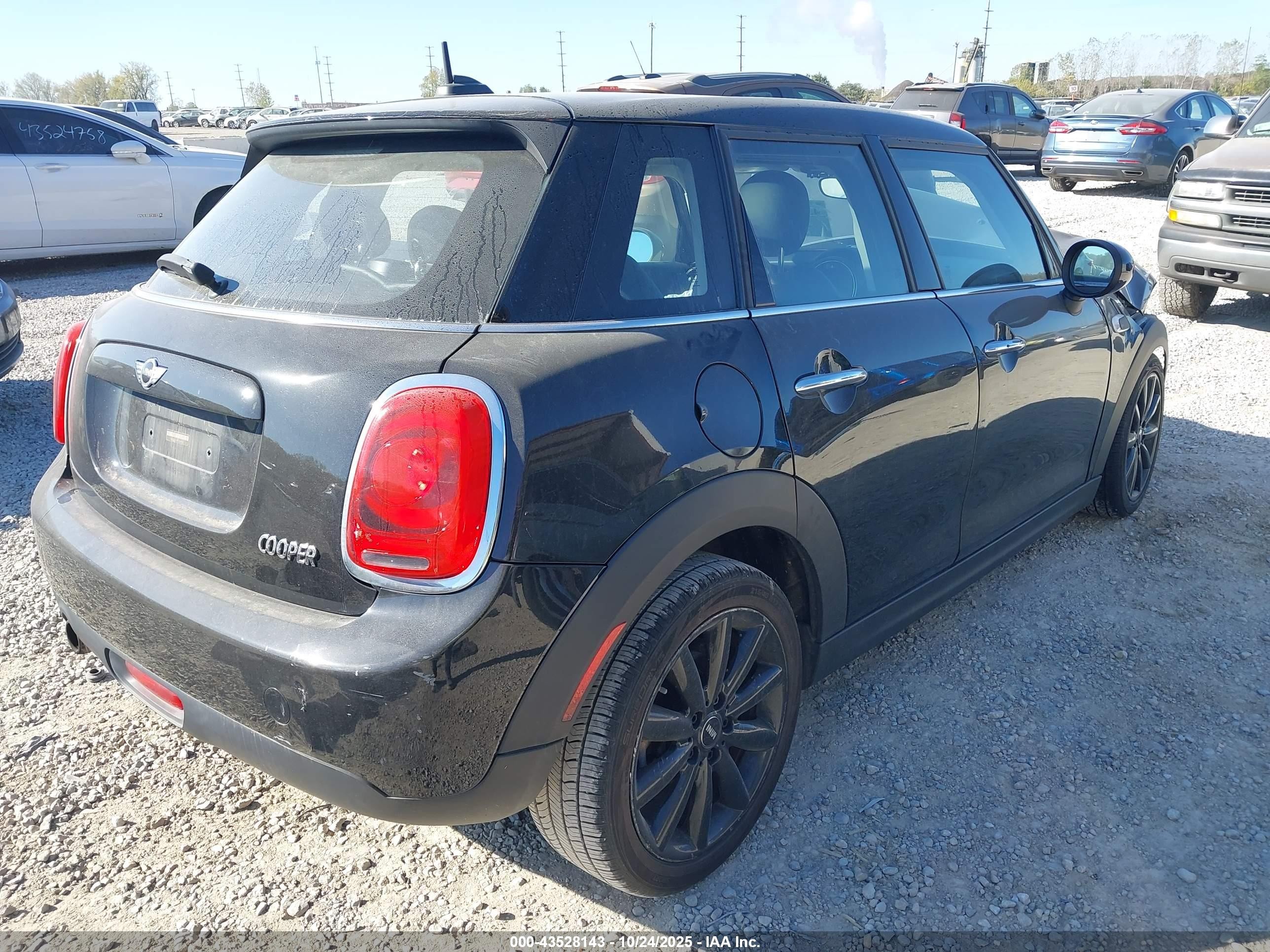 2017 Mini Hardtop Cooper Black vin: WMWXU1C37H2F77087