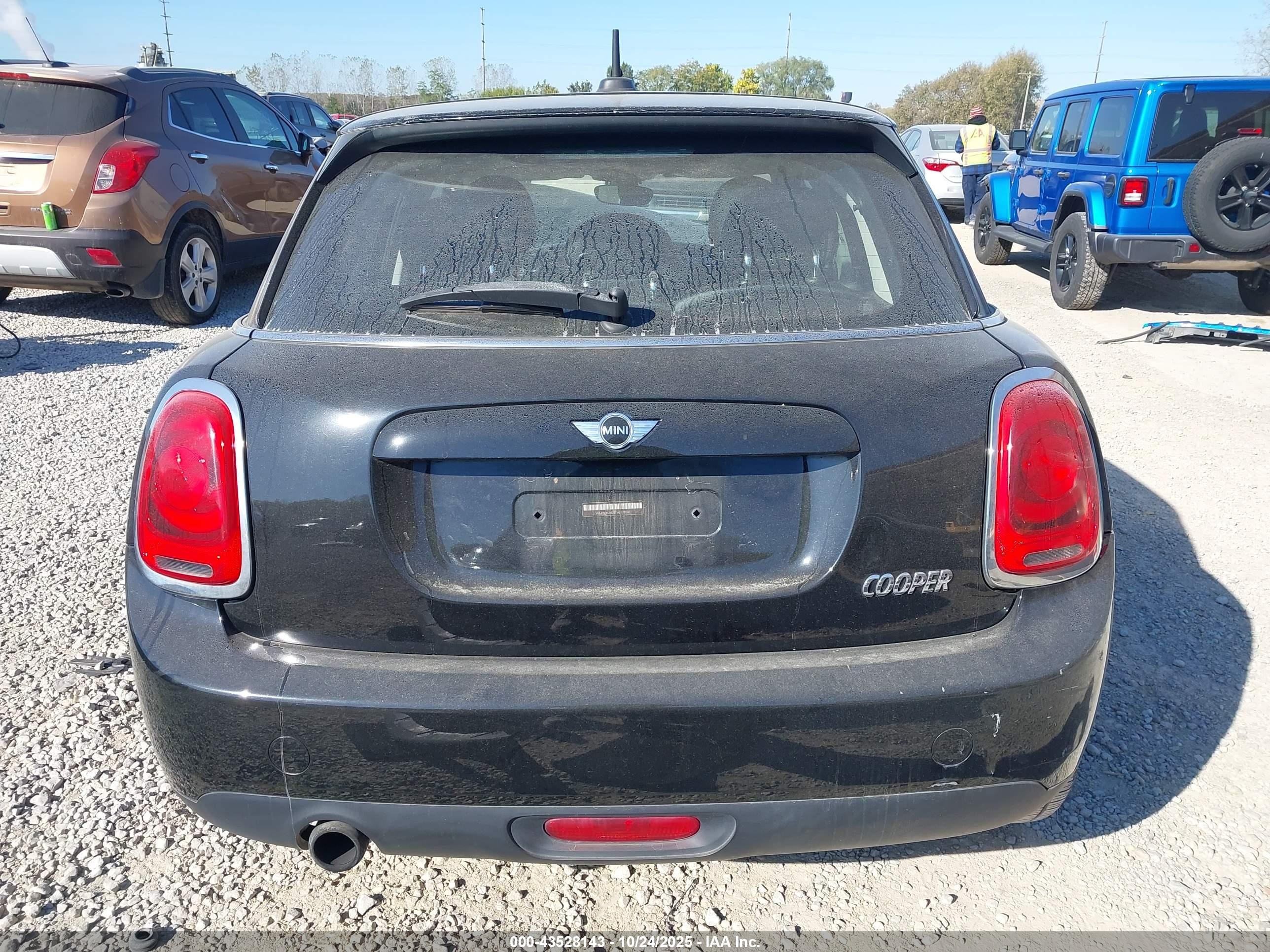 2017 Mini Hardtop Cooper Black vin: WMWXU1C37H2F77087