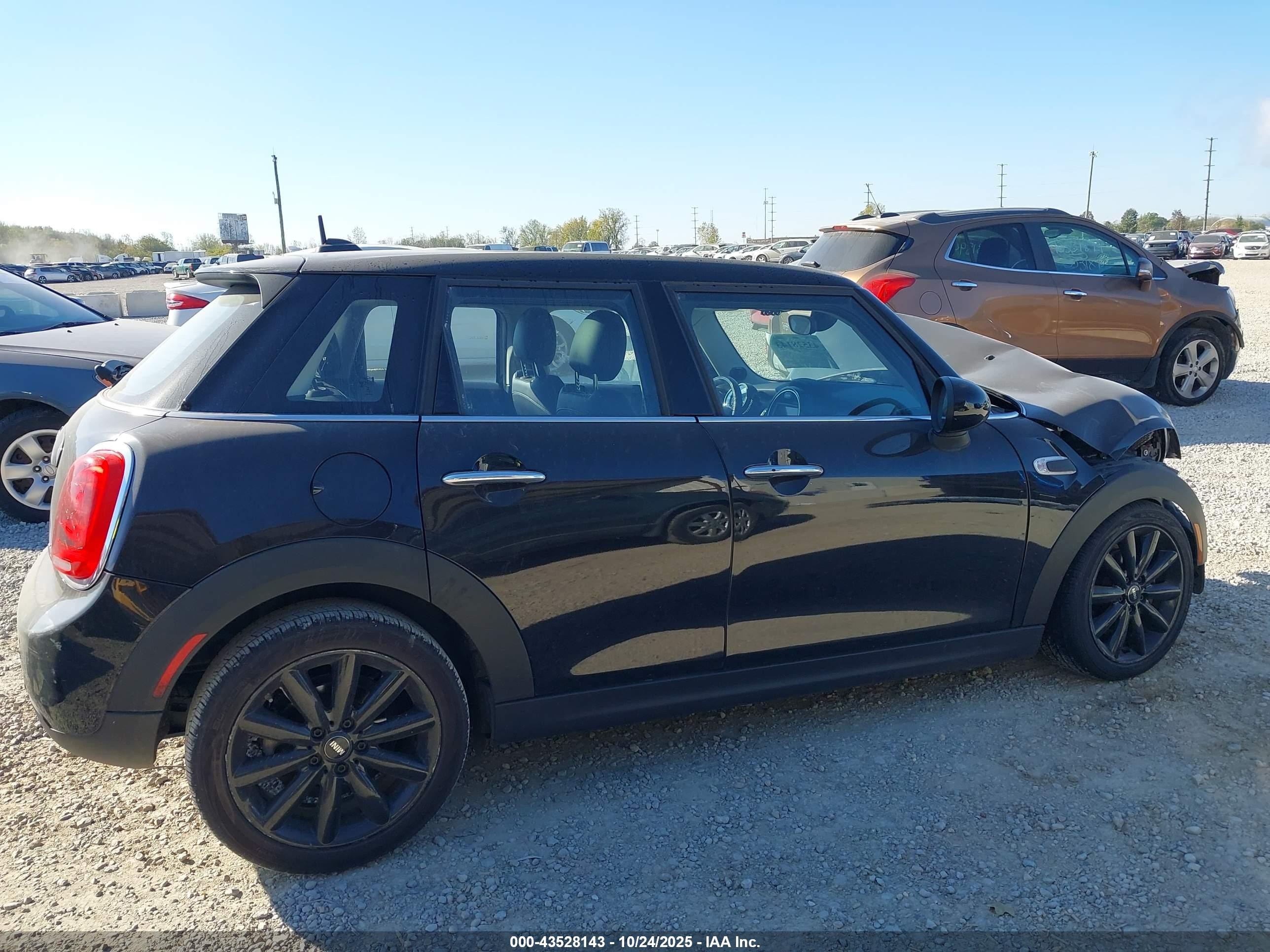 2017 Mini Hardtop Cooper Black vin: WMWXU1C37H2F77087