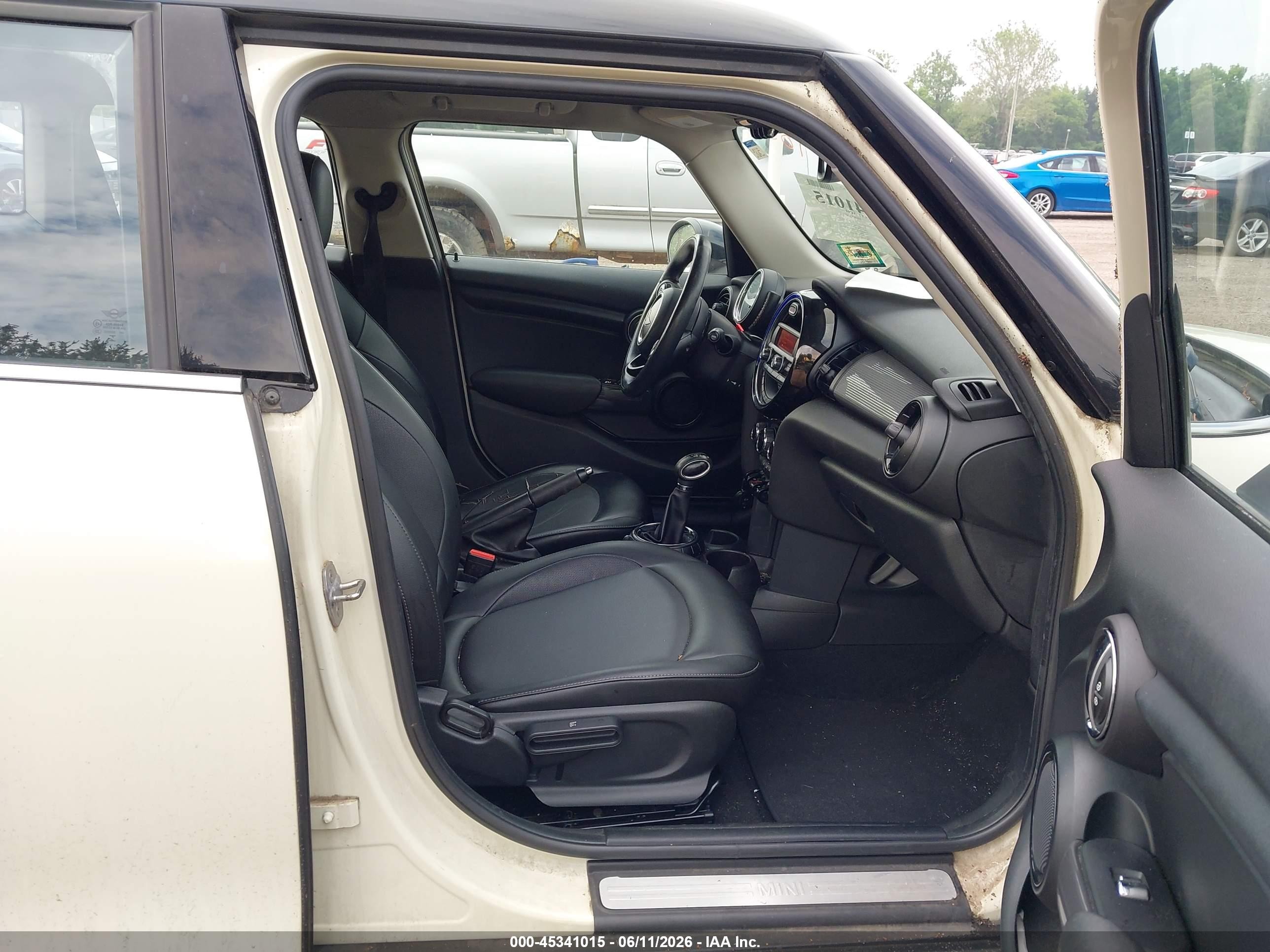 2016 Mini Hardtop Cooper Белый vin: WMWXU1C50G2D12821