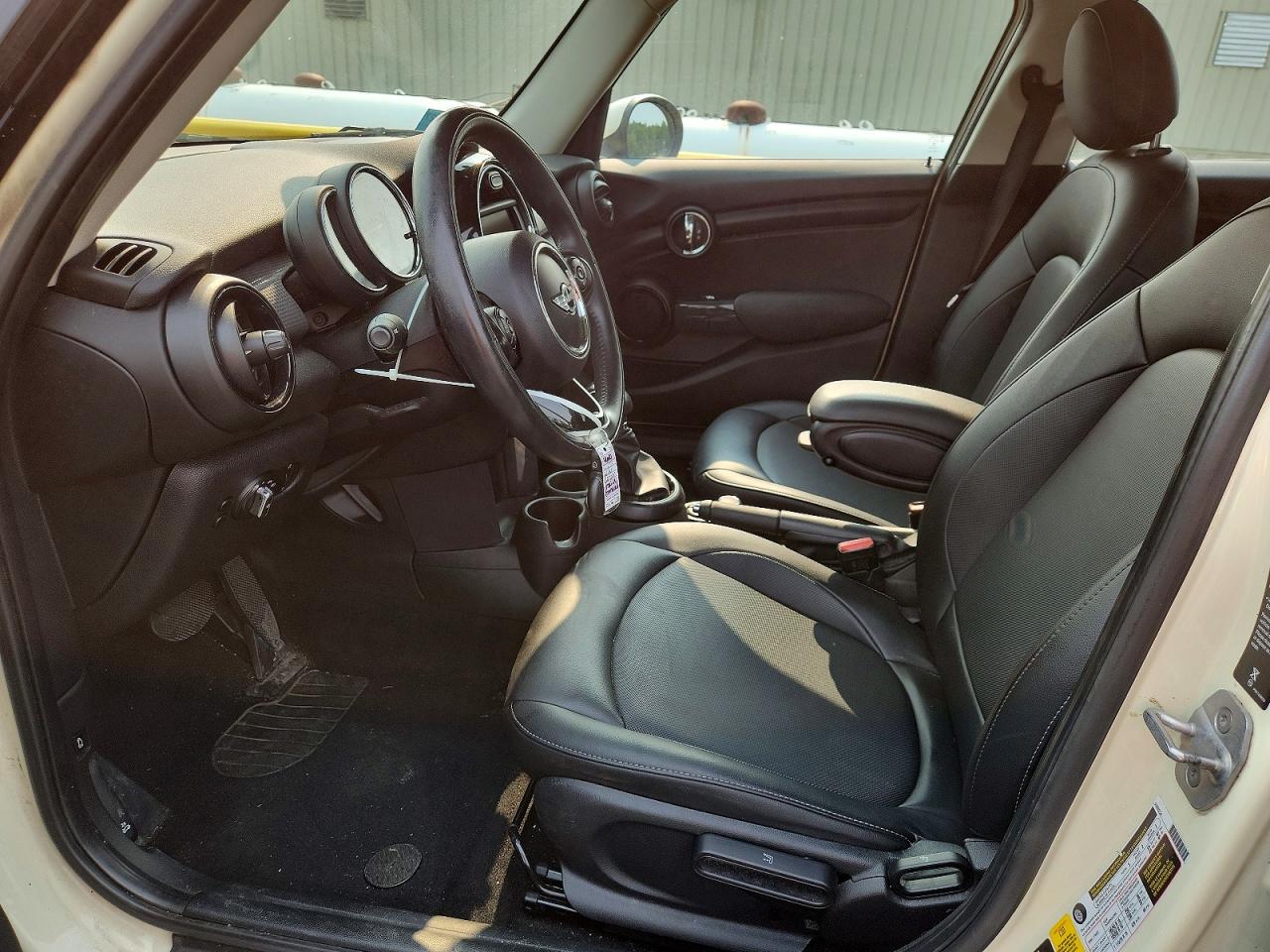 2018 Mini Cooper Cream vin: WMWXU1C51J2F81059