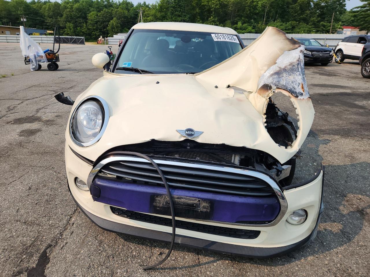 2018 Mini Cooper Cream vin: WMWXU1C51J2F81059