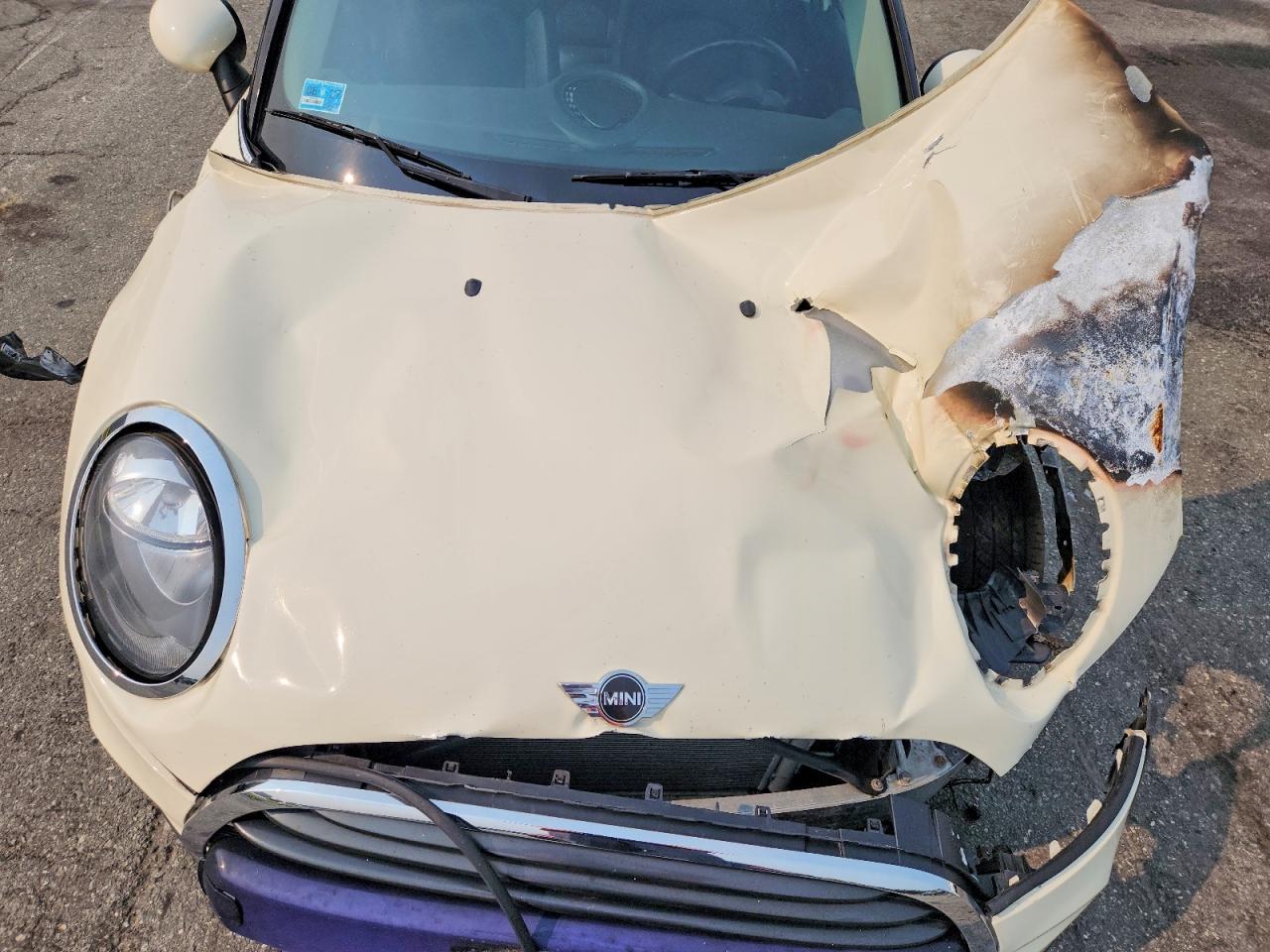 2018 Mini Cooper Cream vin: WMWXU1C51J2F81059