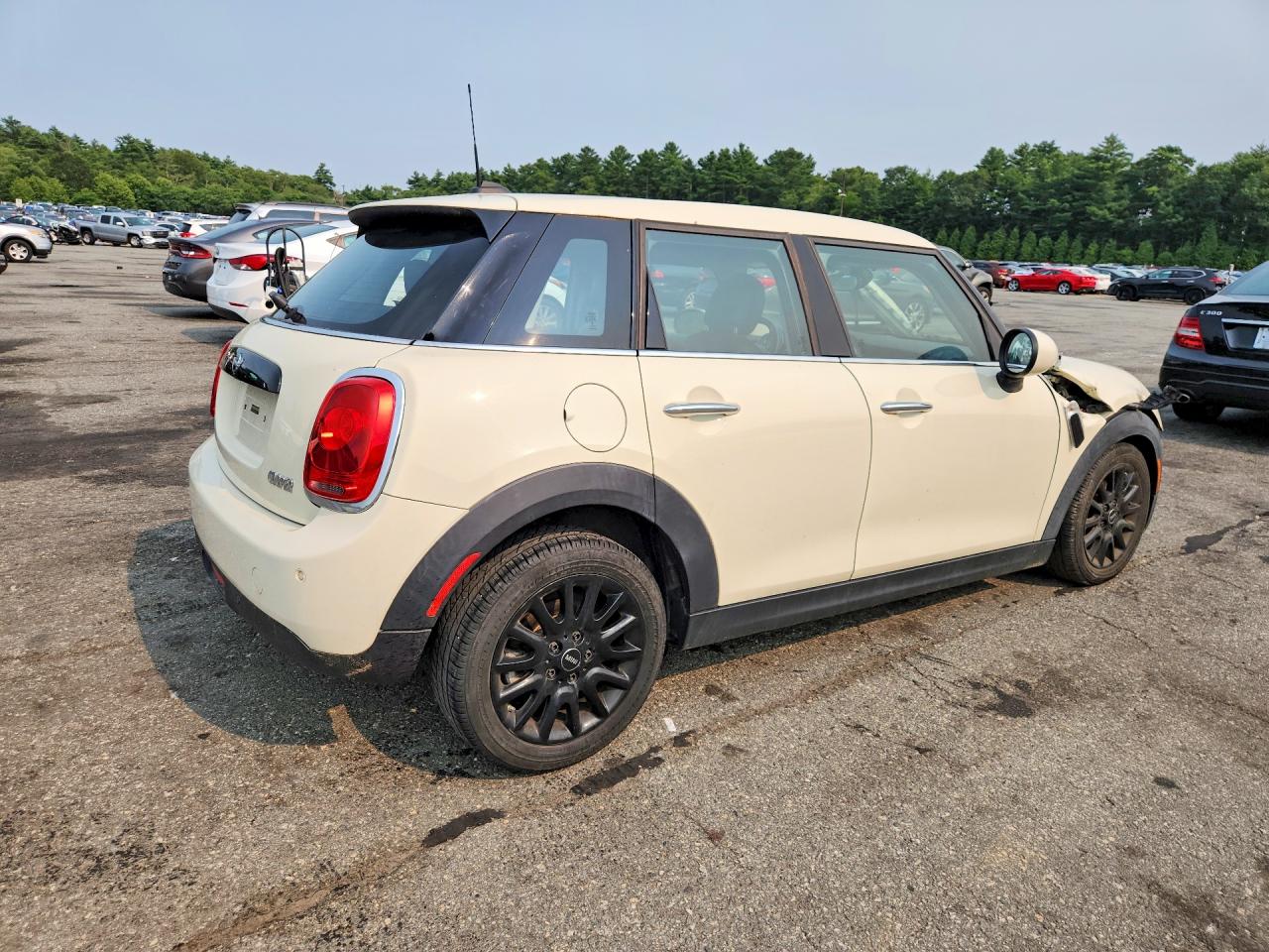 2018 Mini Cooper Cream vin: WMWXU1C51J2F81059