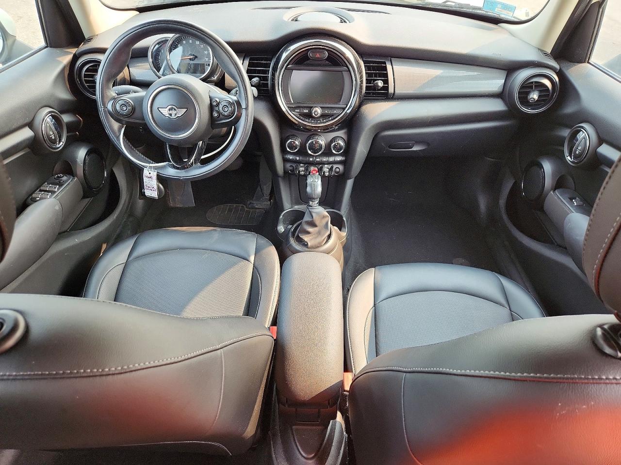 2018 Mini Cooper Cream vin: WMWXU1C51J2F81059