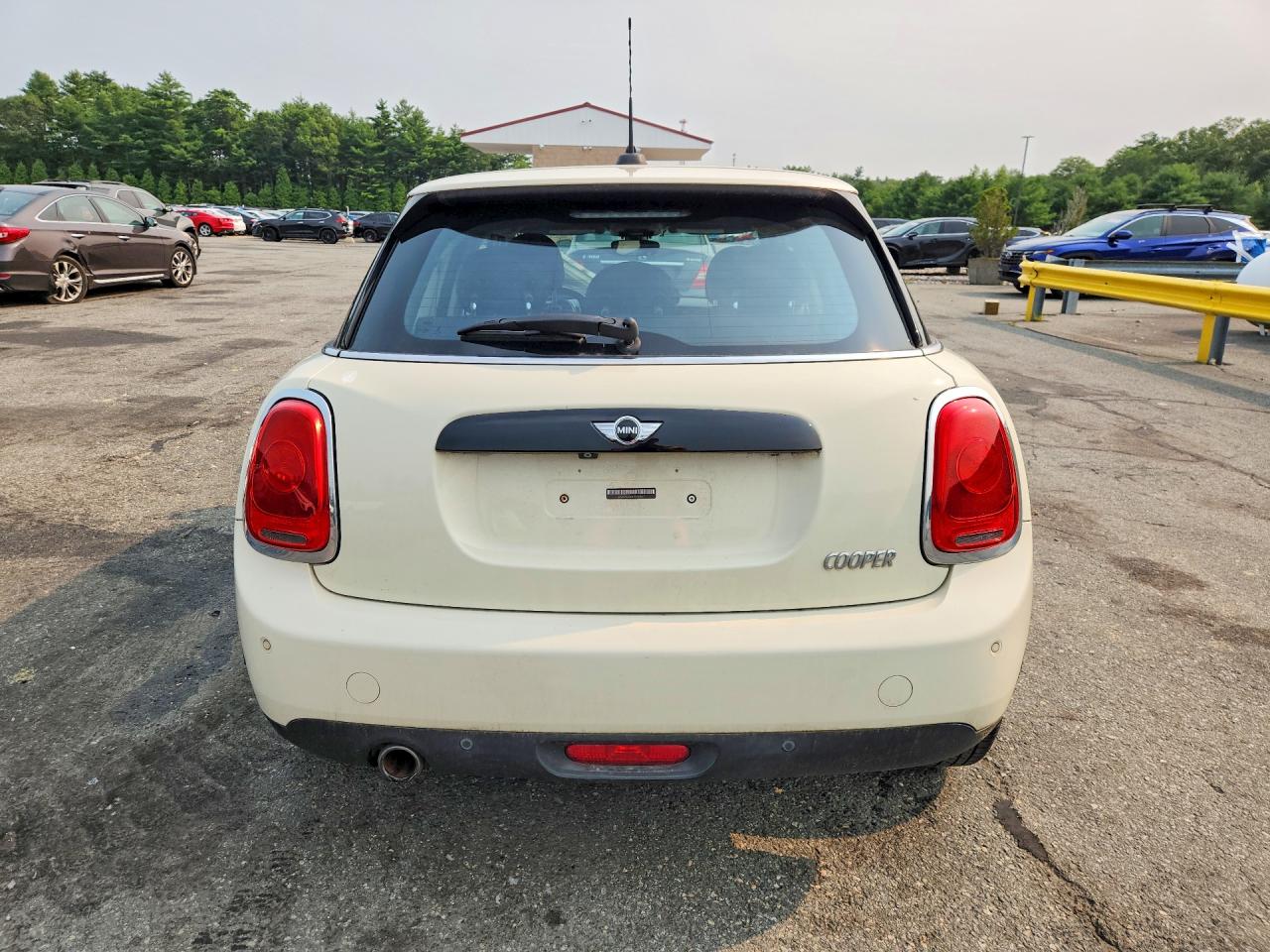 2018 Mini Cooper Cream vin: WMWXU1C51J2F81059
