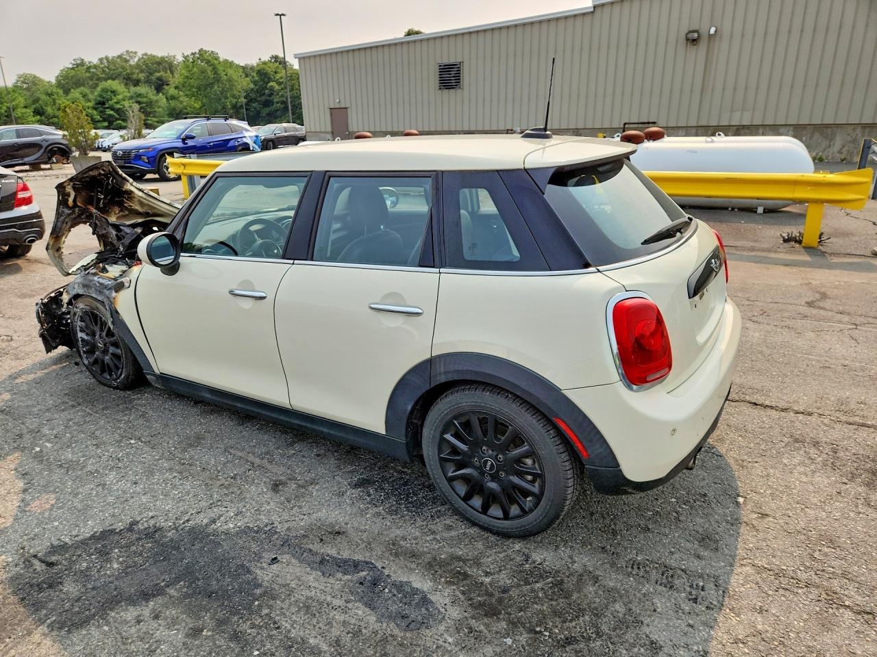 2018 Mini Cooper Cream vin: WMWXU1C51J2F81059