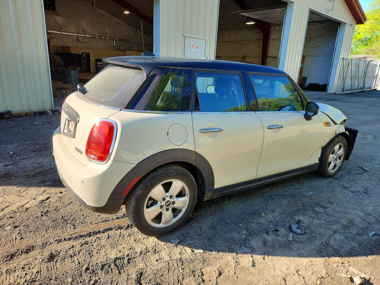 2018 Mini Cooper White vin: WMWXU1C59J2F80578