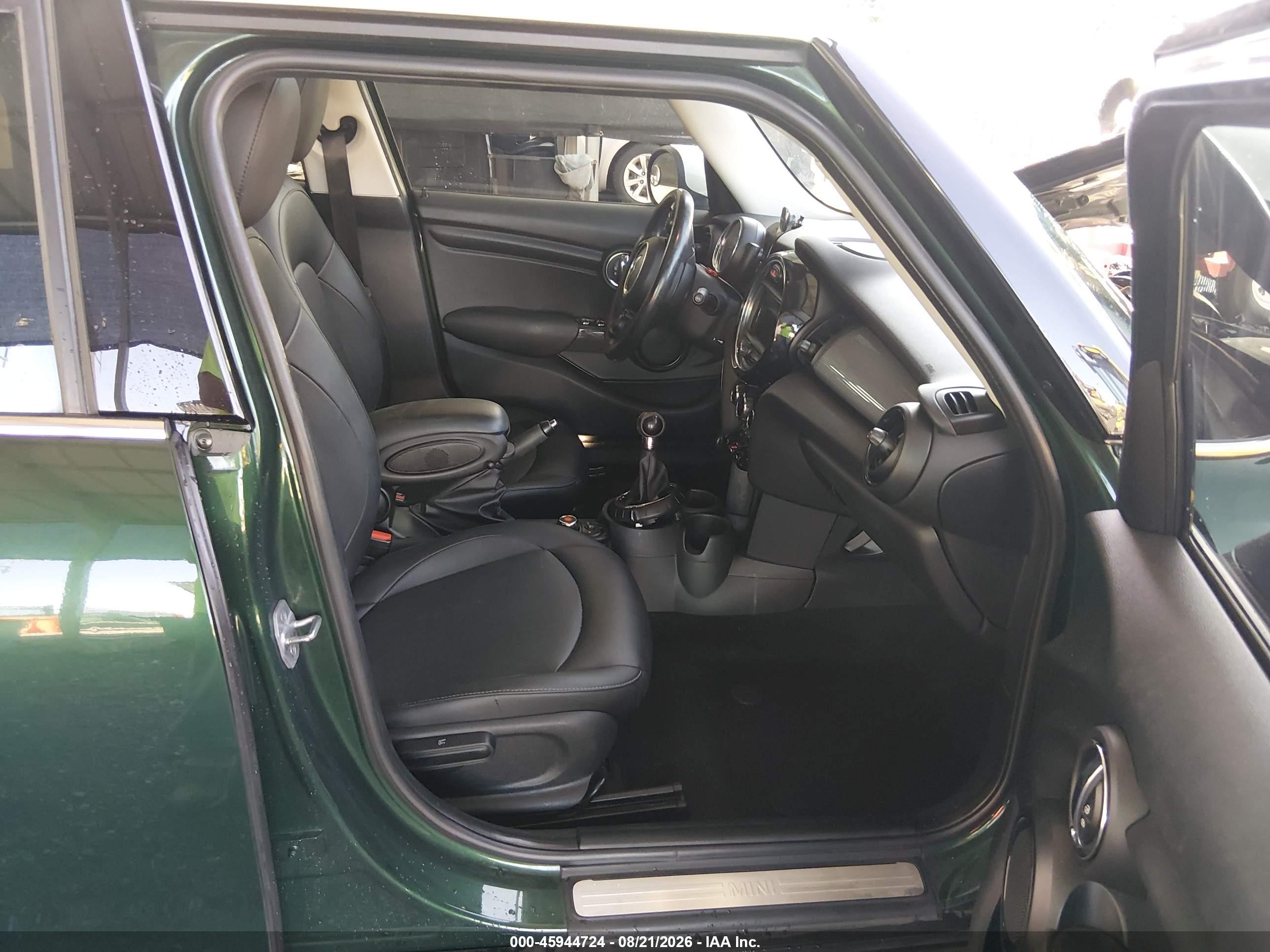 2016 Mini Hardtop Cooper Green vin: WMWXU1C5XG2D57765
