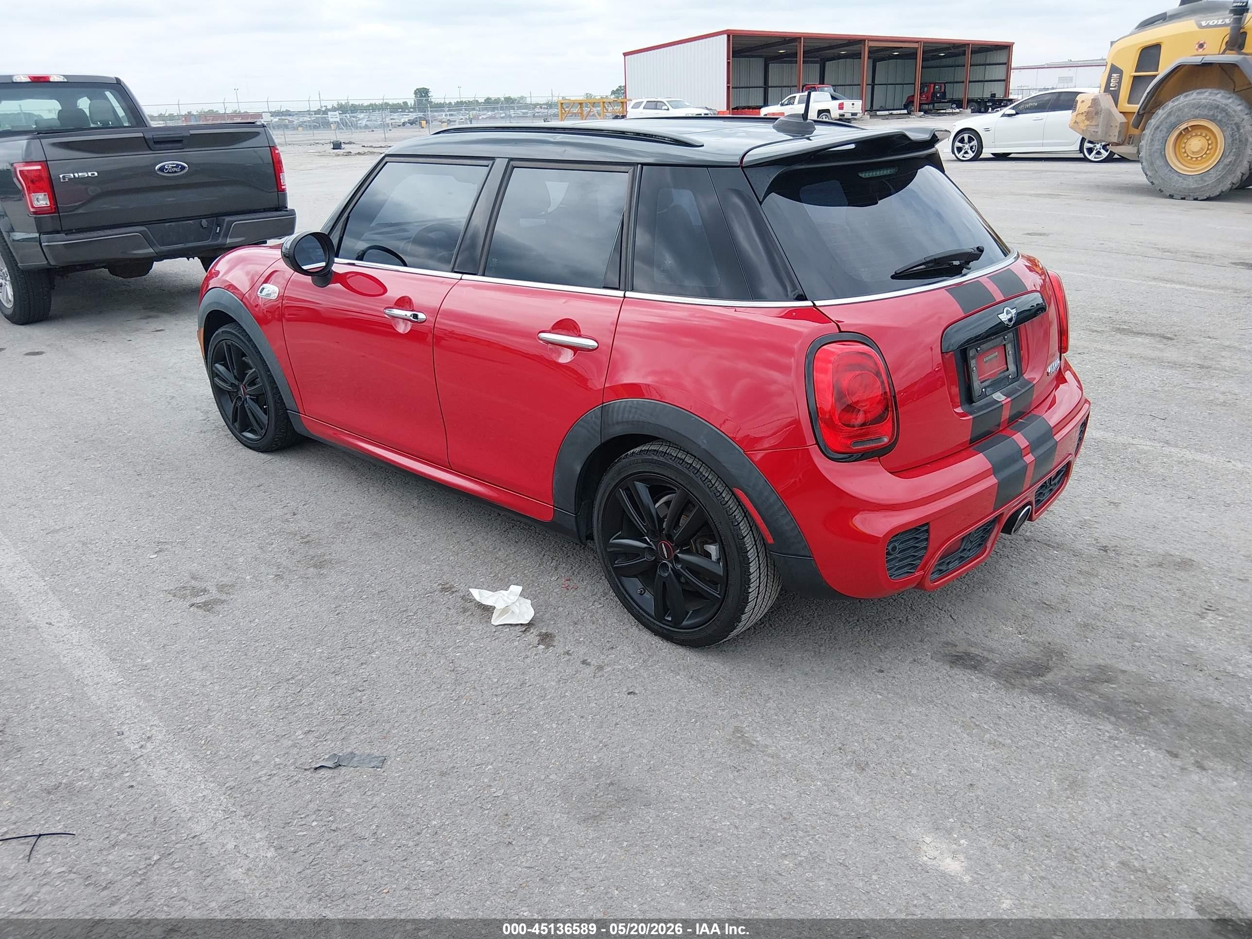 2015 Mini Hardtop Cooper S Красный vin: WMWXU3C52F2B61863