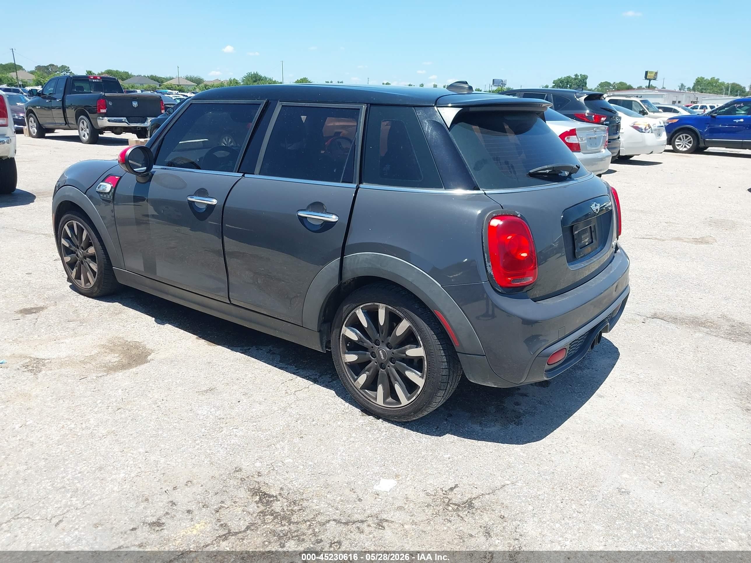 2015 Mini Hardtop Cooper S Gray vin: WMWXU3C52FT891893