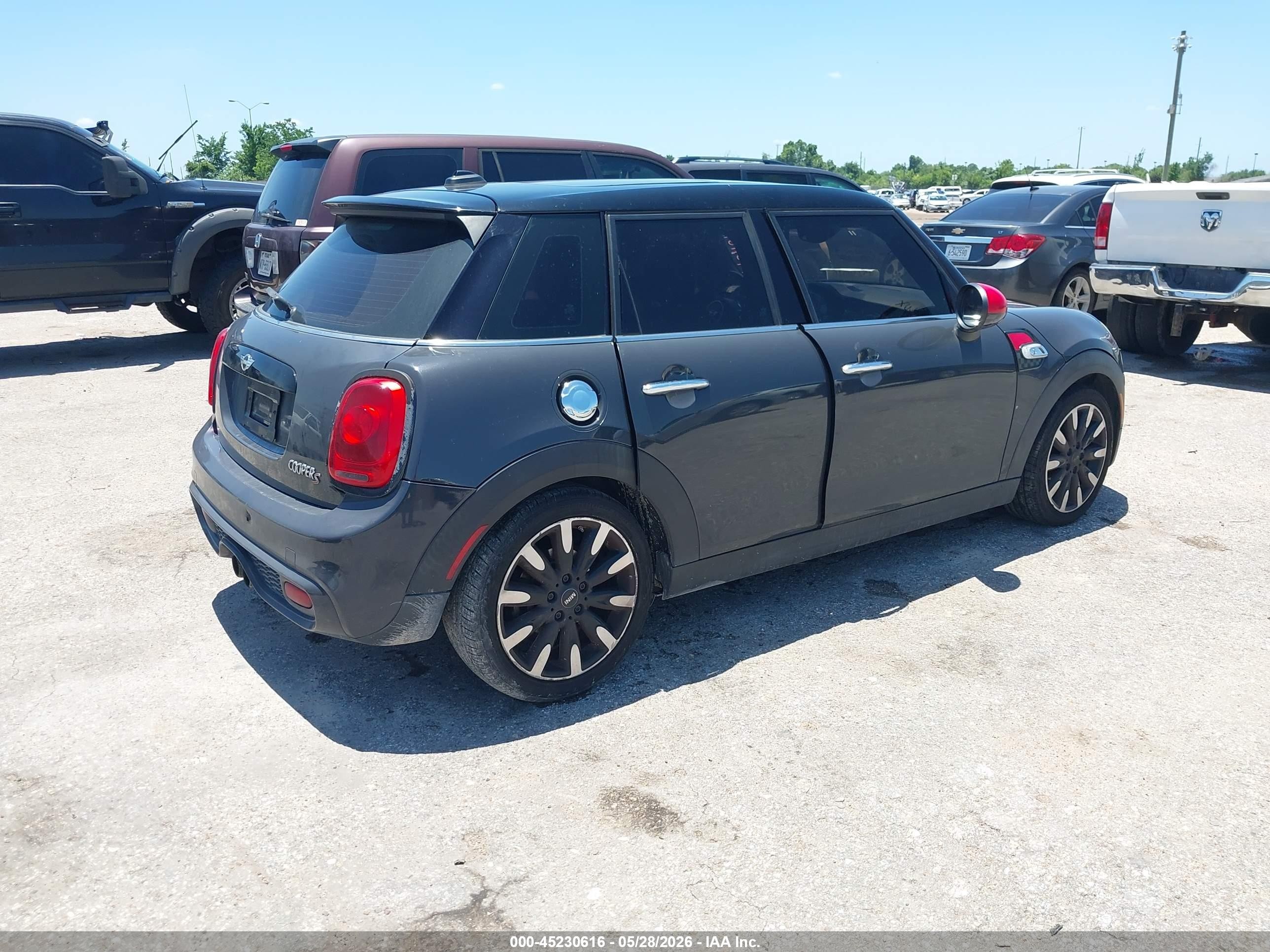 2015 Mini Hardtop Cooper S Gray vin: WMWXU3C52FT891893