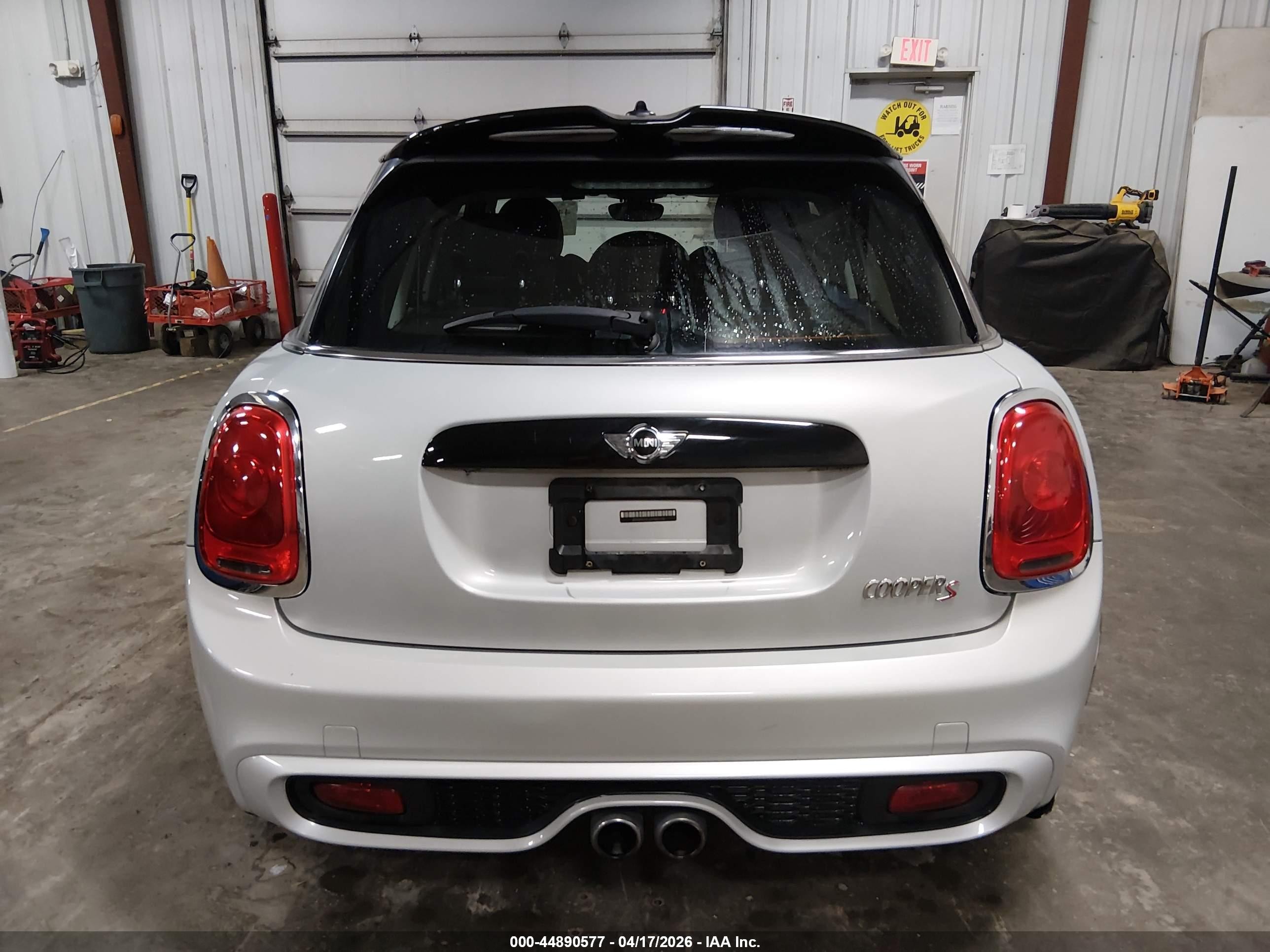 2015 Mini Hardtop Cooper S Silver vin: WMWXU3C53F2B57918