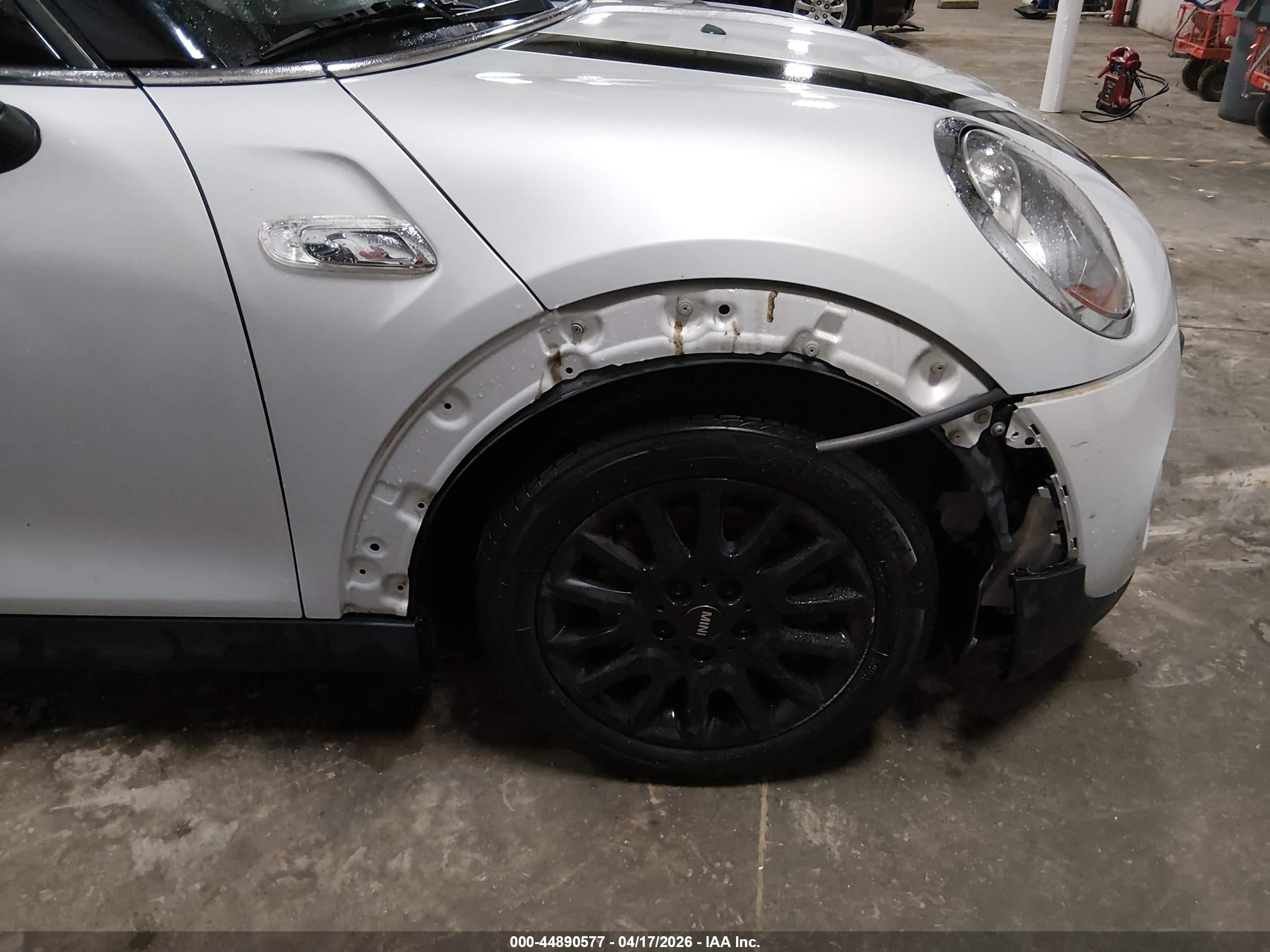 2015 Mini Hardtop Cooper S Silver vin: WMWXU3C53F2B57918