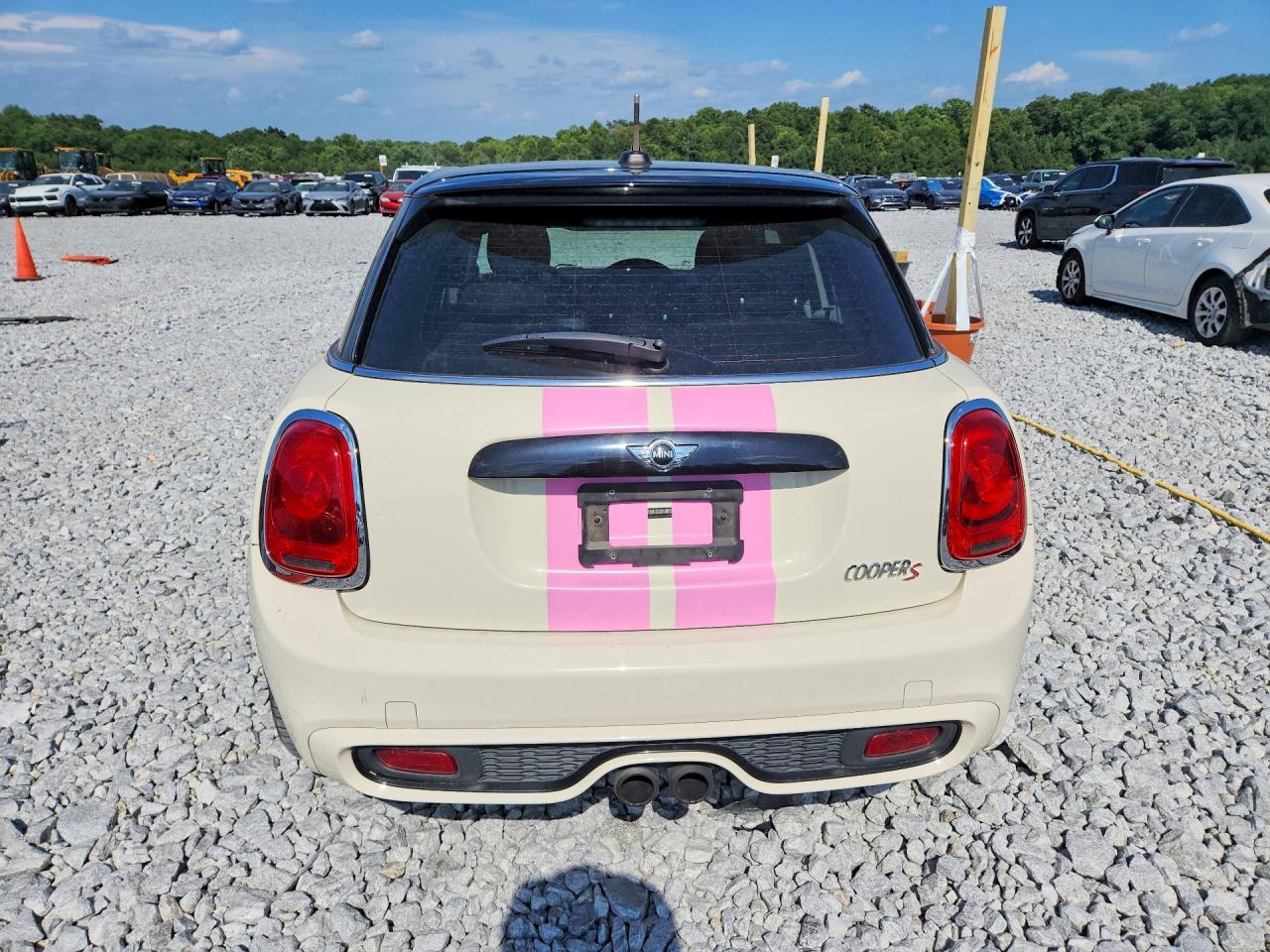 2015 Mini Cooper S White vin: WMWXU3C55F2B57614
