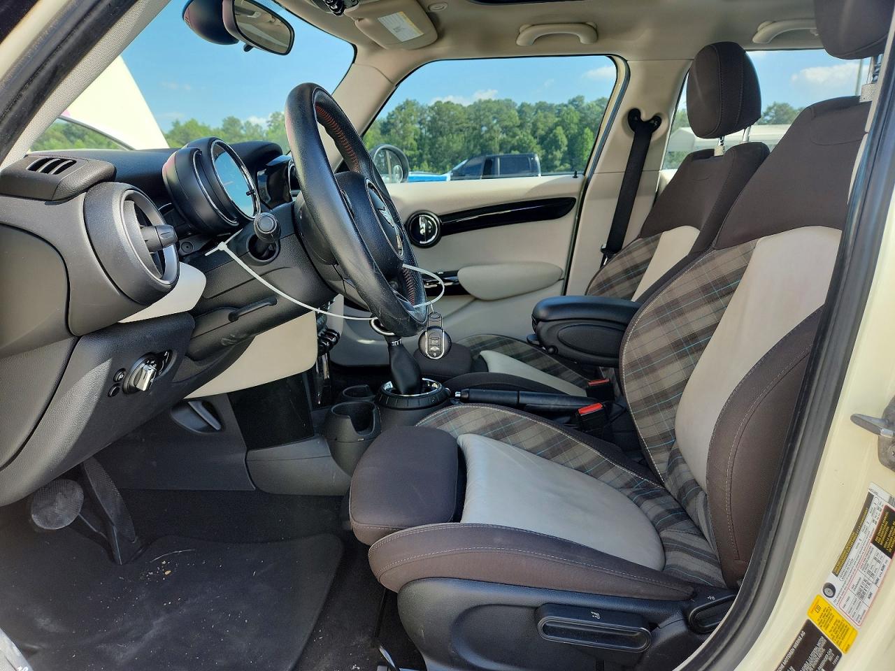 2015 Mini Cooper S White vin: WMWXU3C55F2B57614