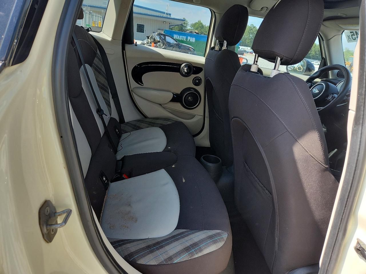 2015 Mini Cooper S White vin: WMWXU3C55F2B57614