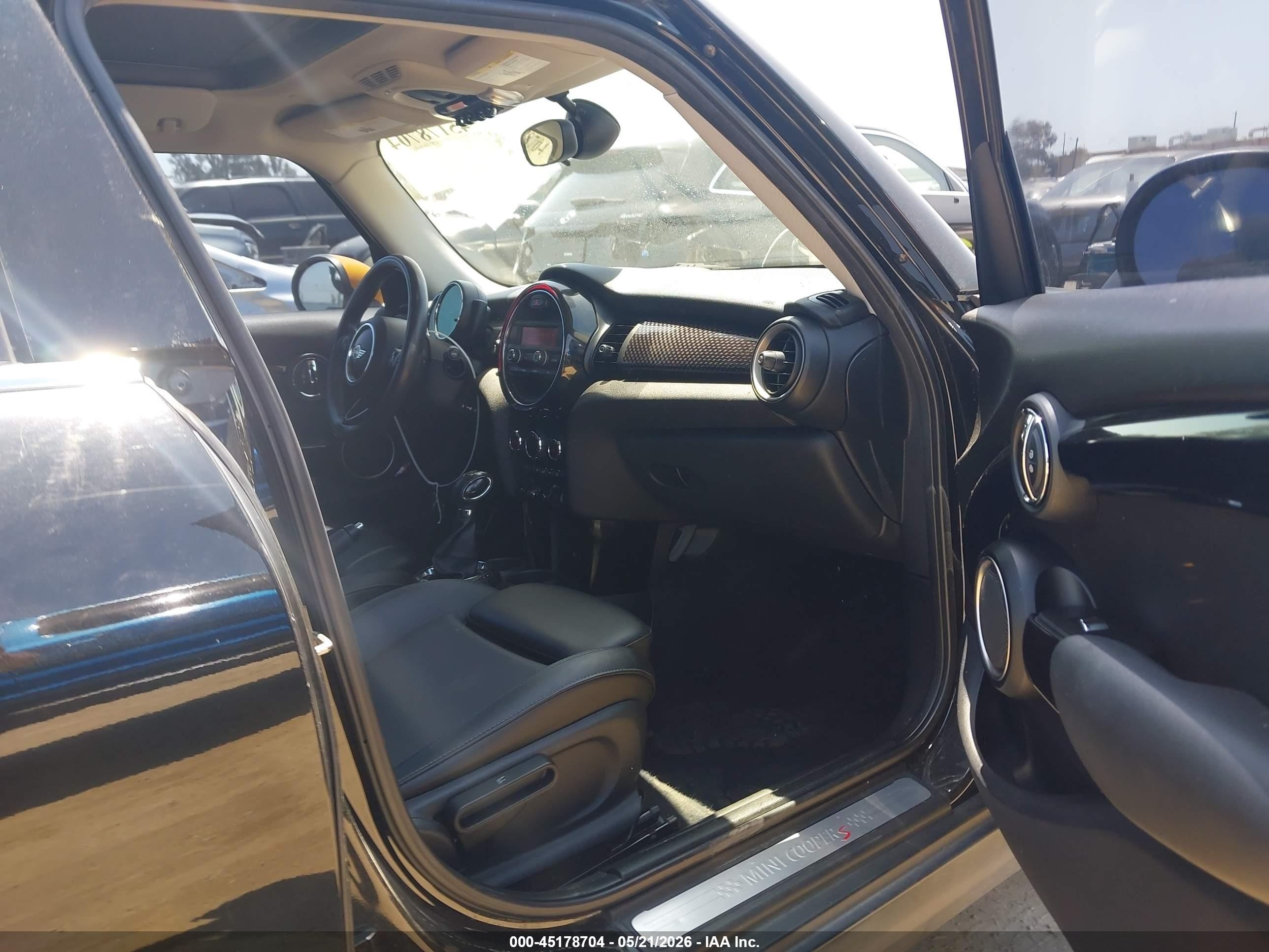 2015 Mini Hardtop Cooper S Black vin: WMWXU3C55F2B66572