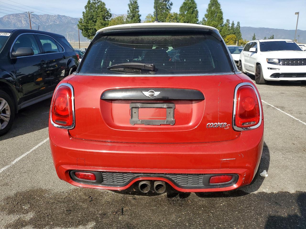 2015 Mini Cooper S Red vin: WMWXU3C56F2B57041