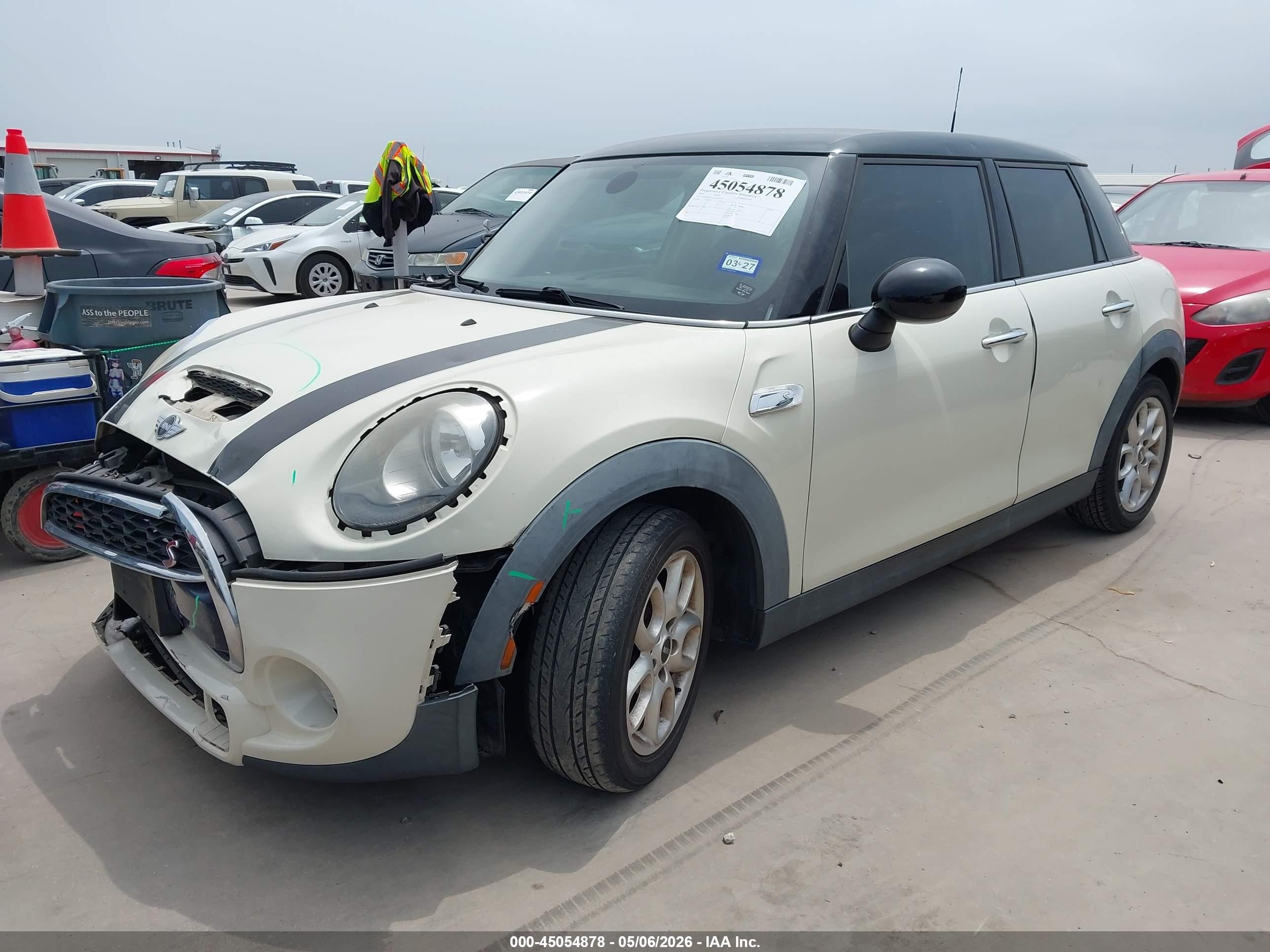 2015 Mini Hardtop Cooper S Cream vin: WMWXU3C56F2B58335