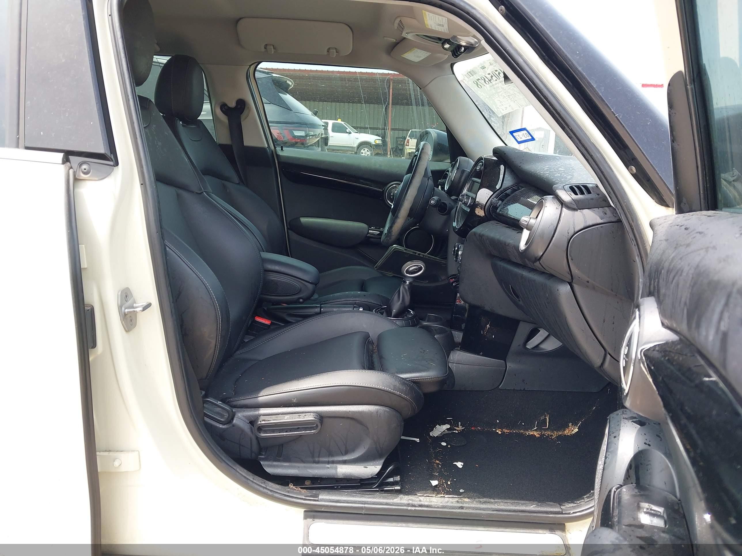 2015 Mini Hardtop Cooper S Cream vin: WMWXU3C56F2B58335